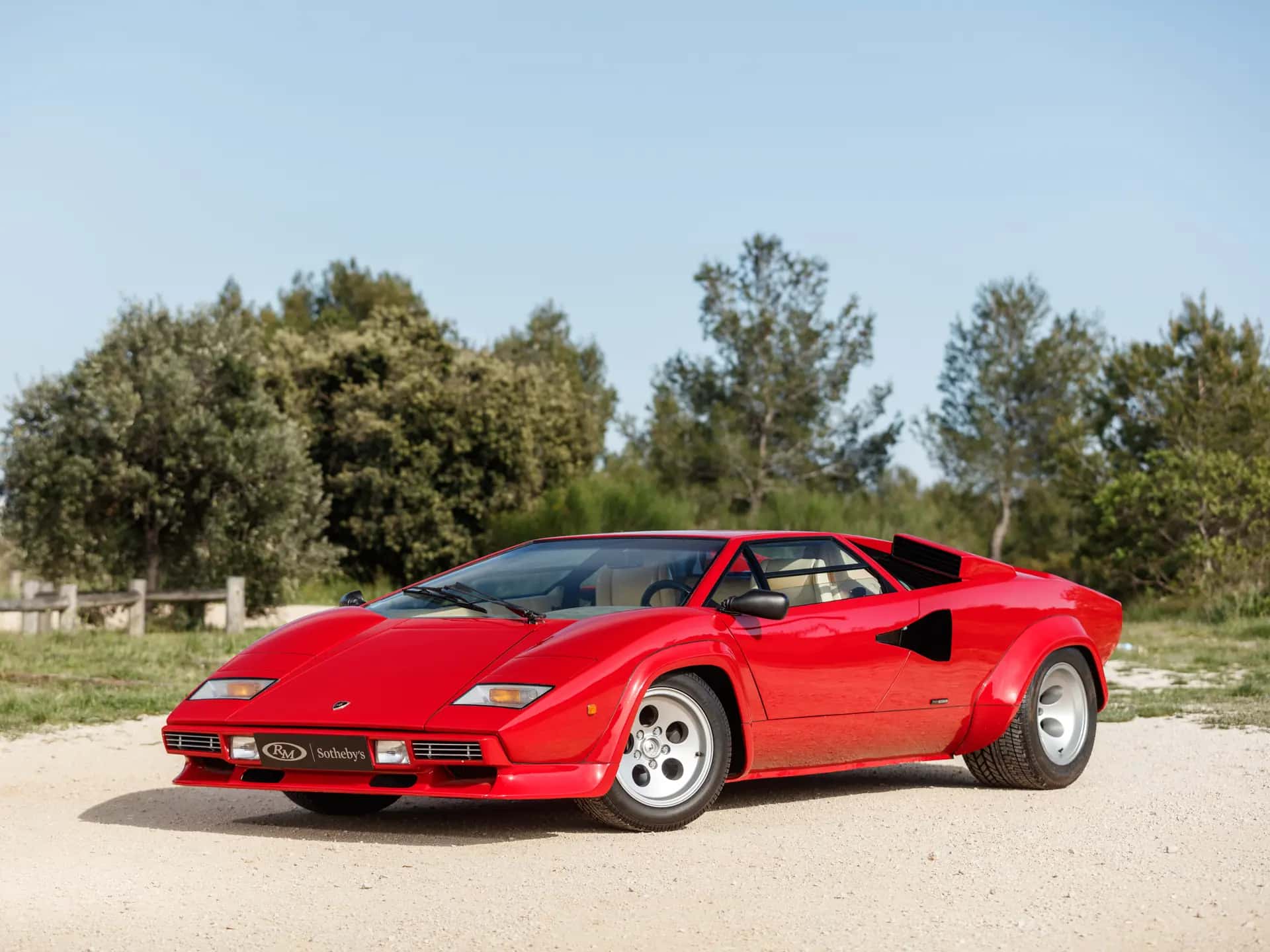 1981 Lamborghini Countach LP400 S sold for €432,500