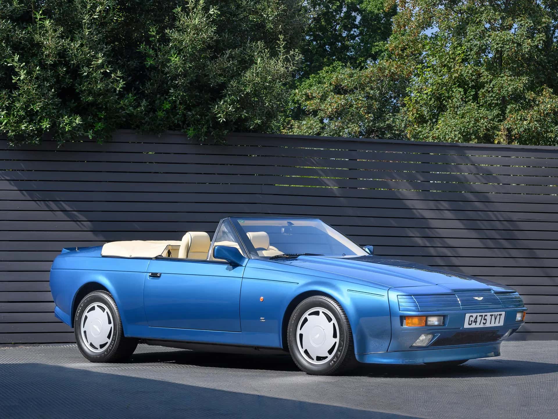 1988 Aston Martin V8 Volante Zagato sold for £0