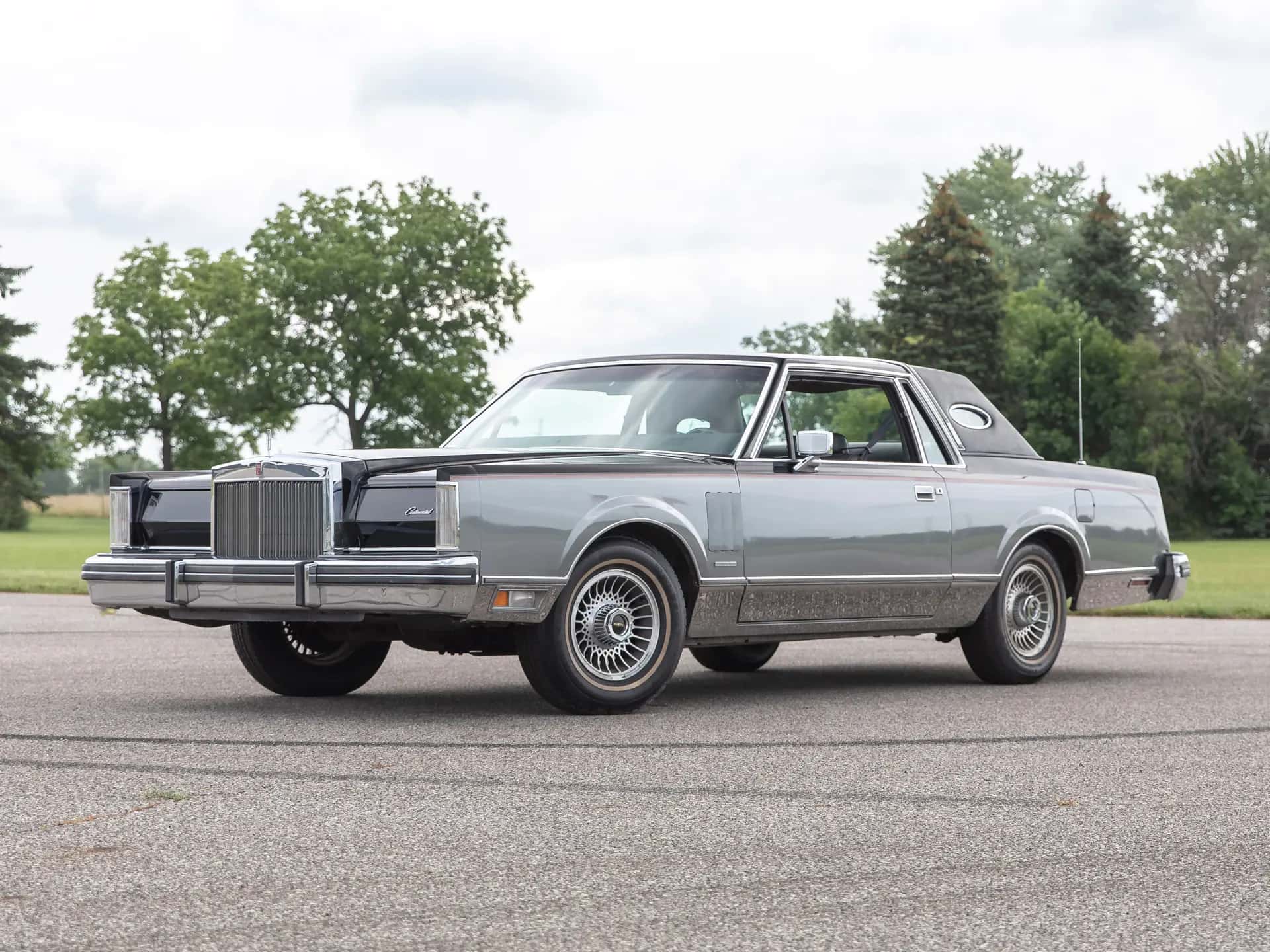 1983 Lincoln Continental Mark VI sold for $1,265