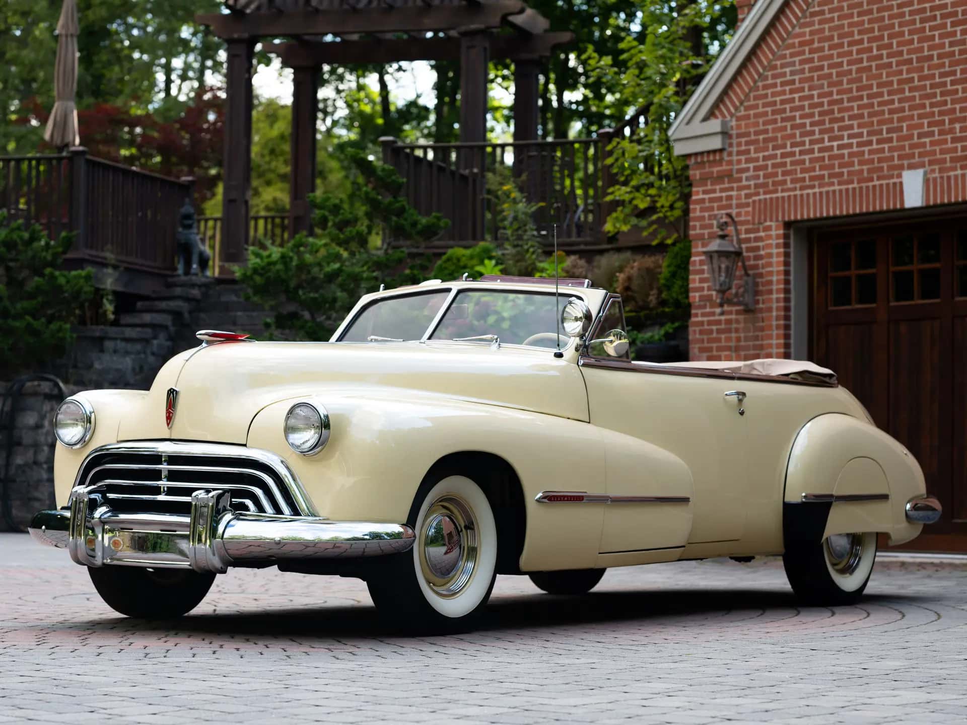1947 Oldsmobile Custom Cruiser 98 Convertible sold for $52,800