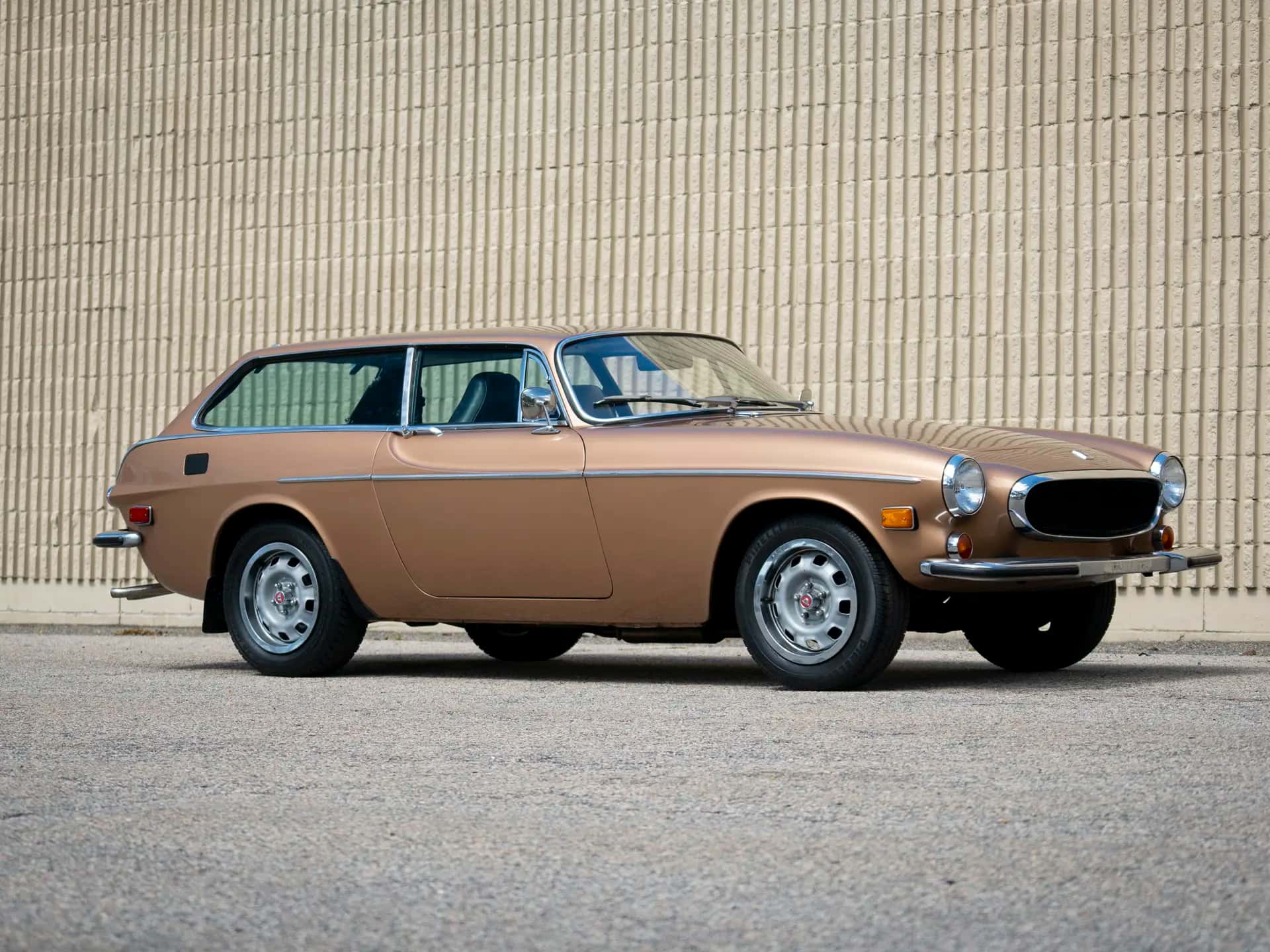 1973 Volvo P1800 ES sold for $33,000