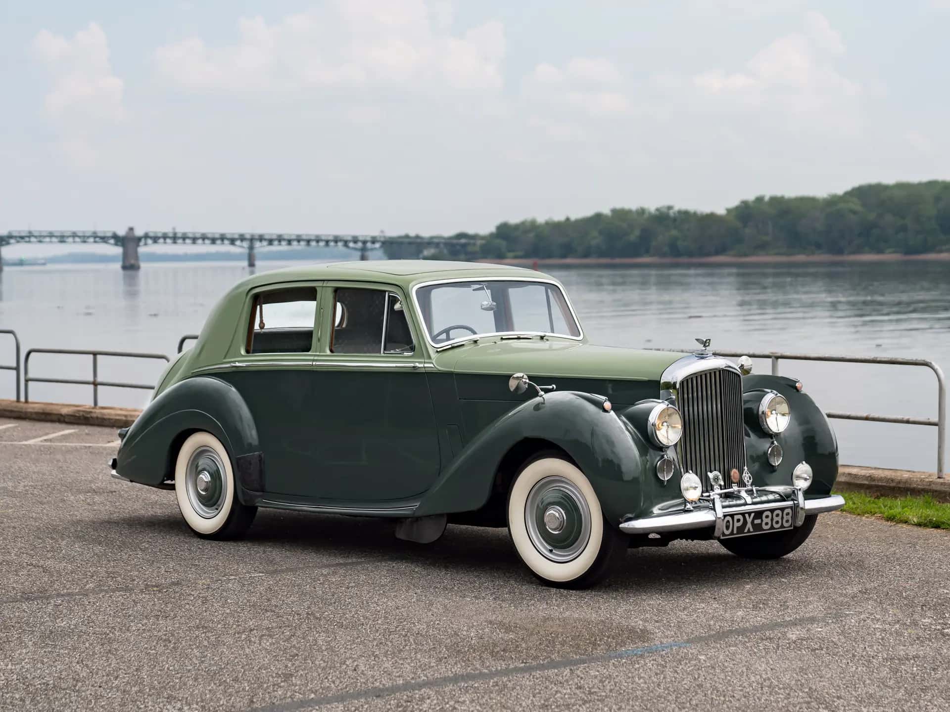 1953 Bentley R-Type Saloon sold for $29,150