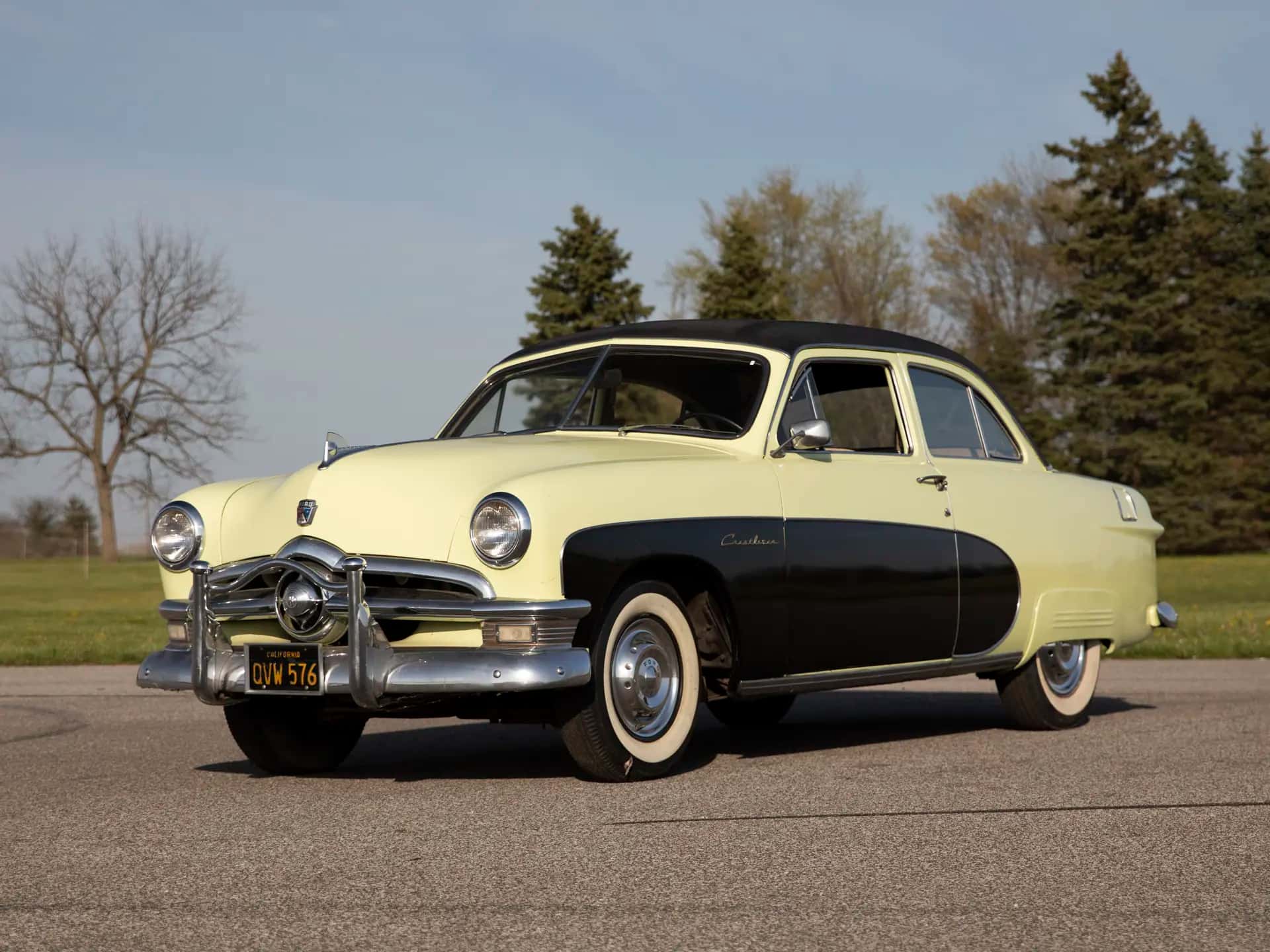 1950 Ford V-8 Custom DeLuxe Crestliner sold for $9,075