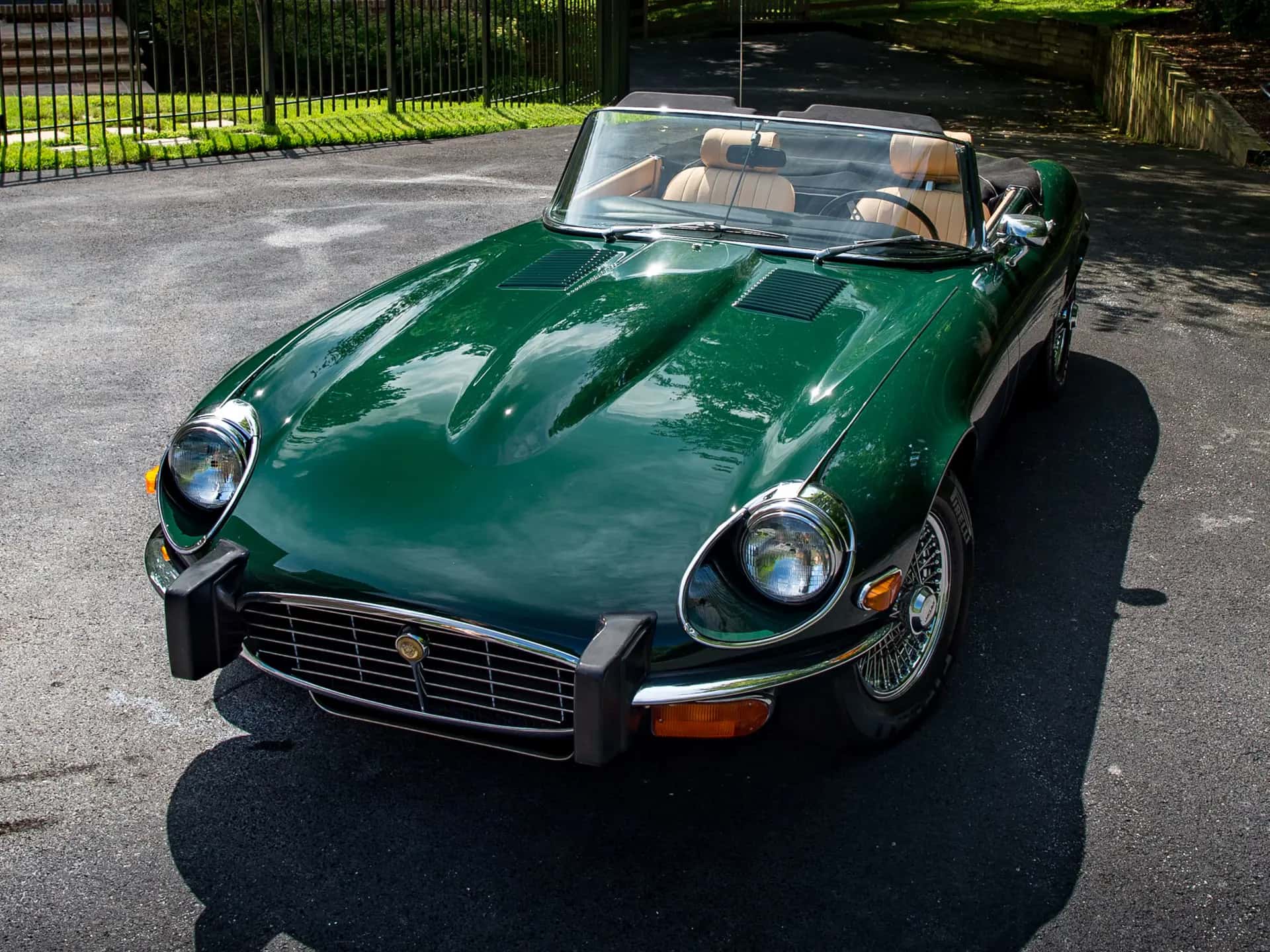 1974 Jaguar E-Type Series 3 V-12 Roadster sold for $140,800