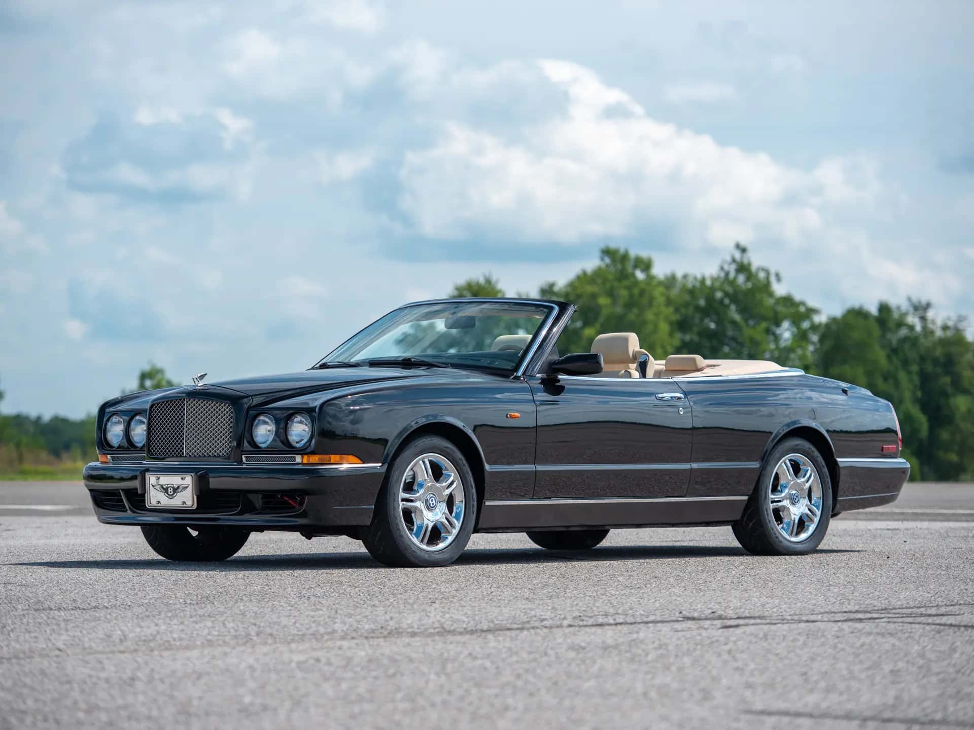 1999 Bentley Azure sold for $45,100