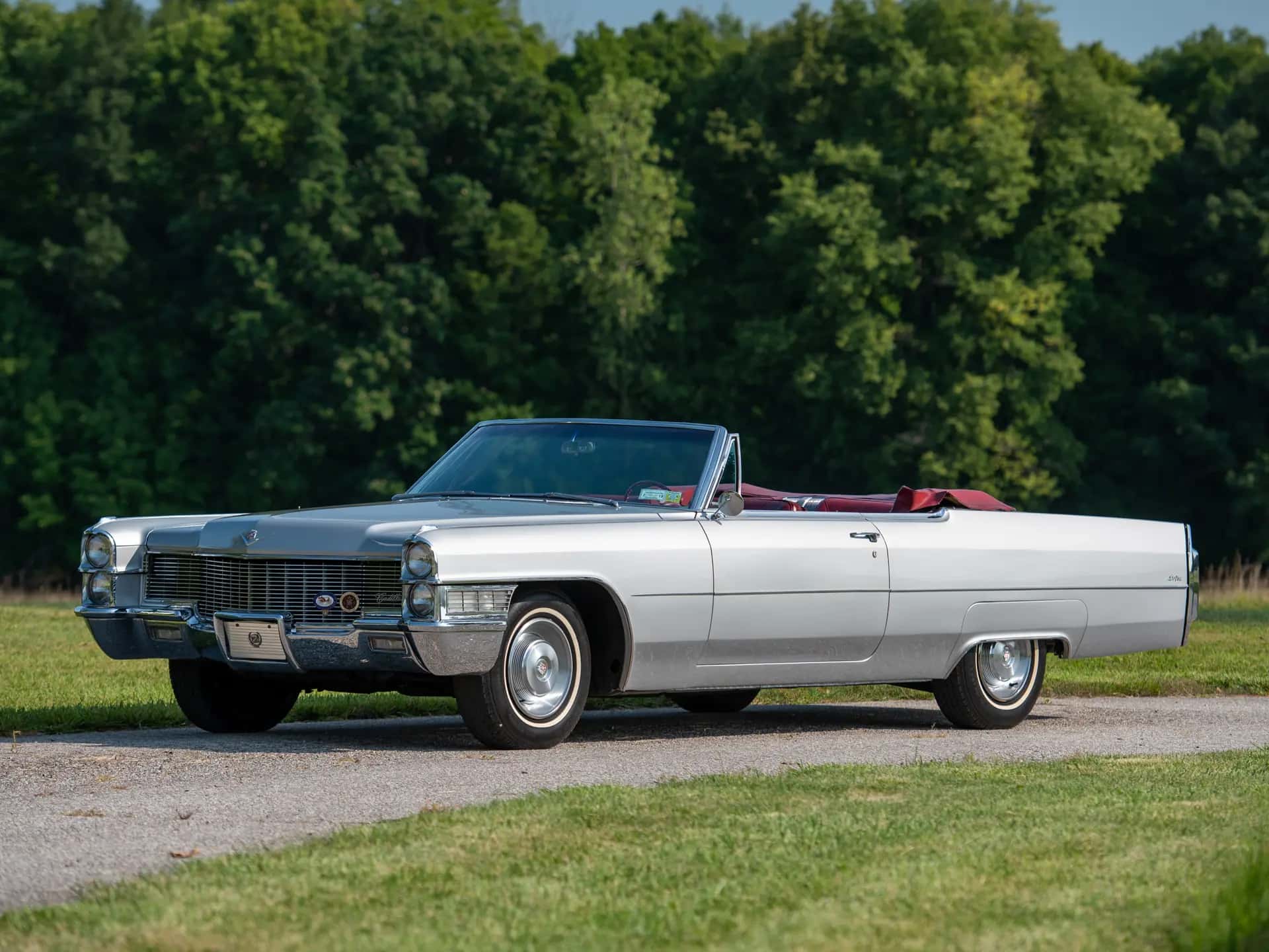1965 Cadillac DeVille Convertible sold for $25,300