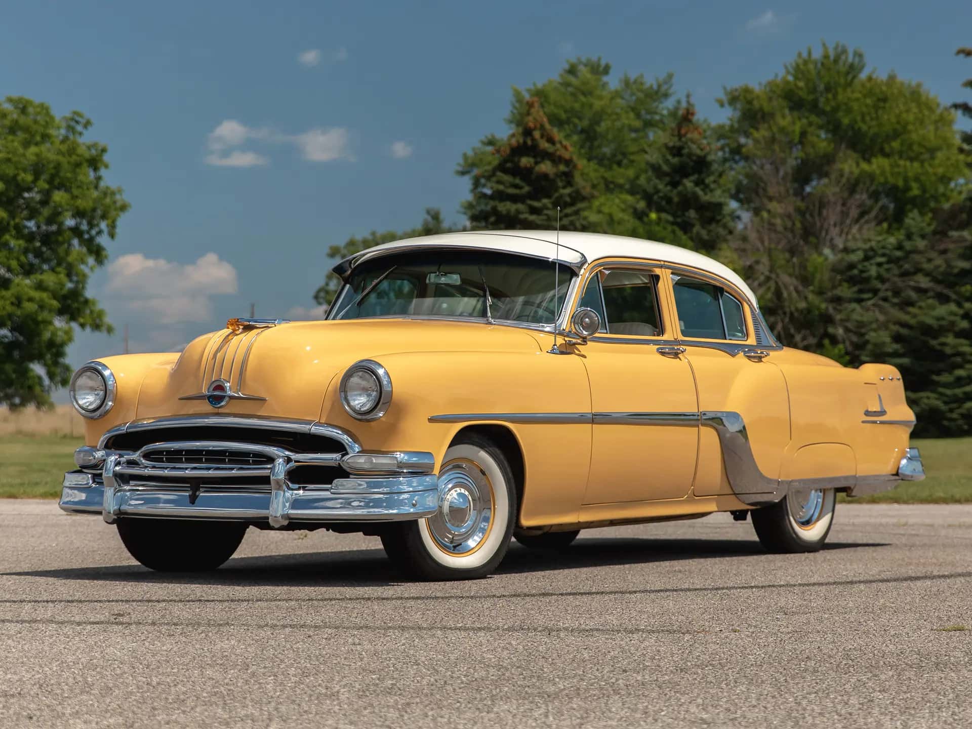 1954 Pontiac Star Chief Custom Sedan sold for $13,750