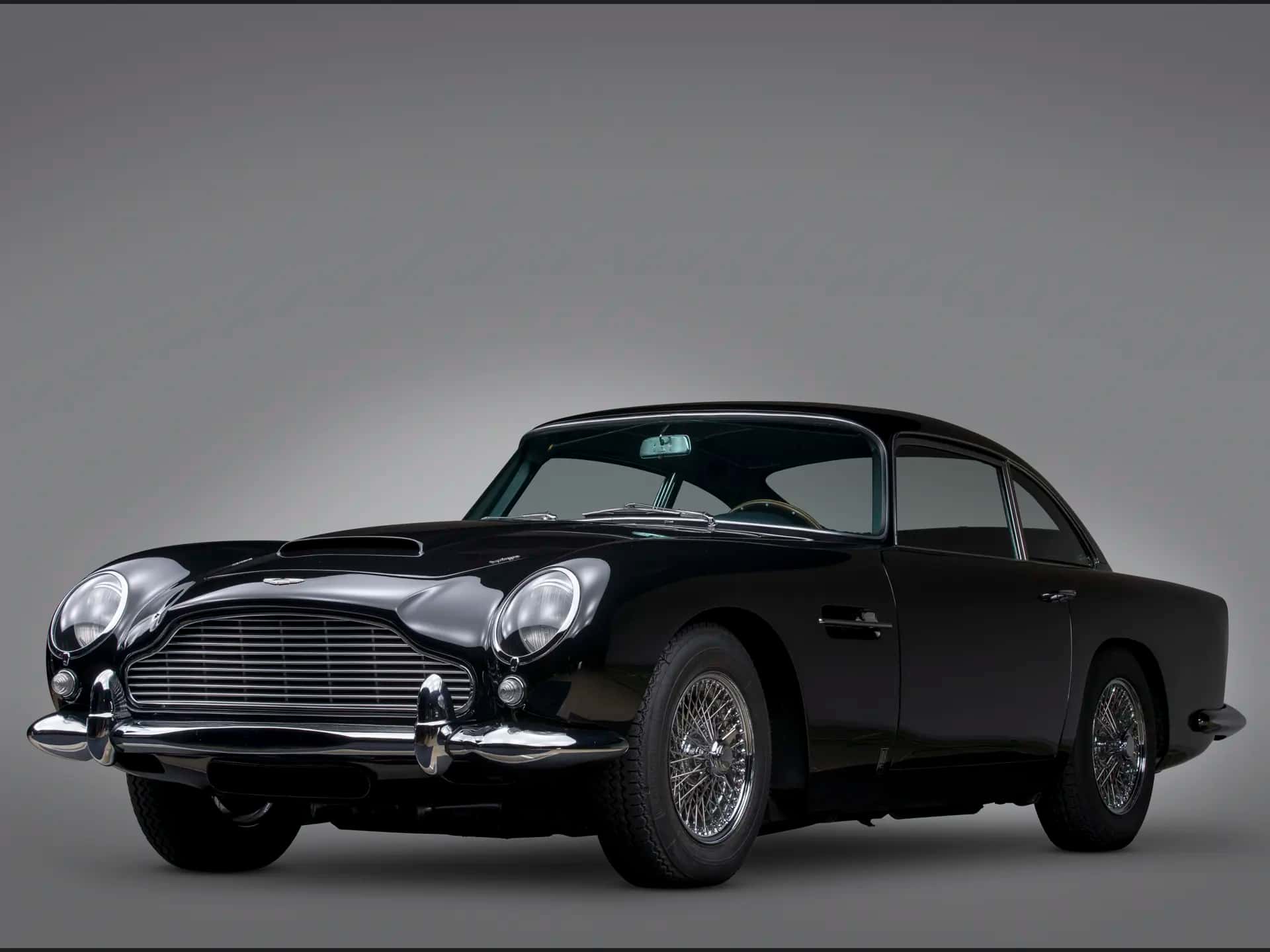 1964 Aston Martin DB5 sold for $912,500