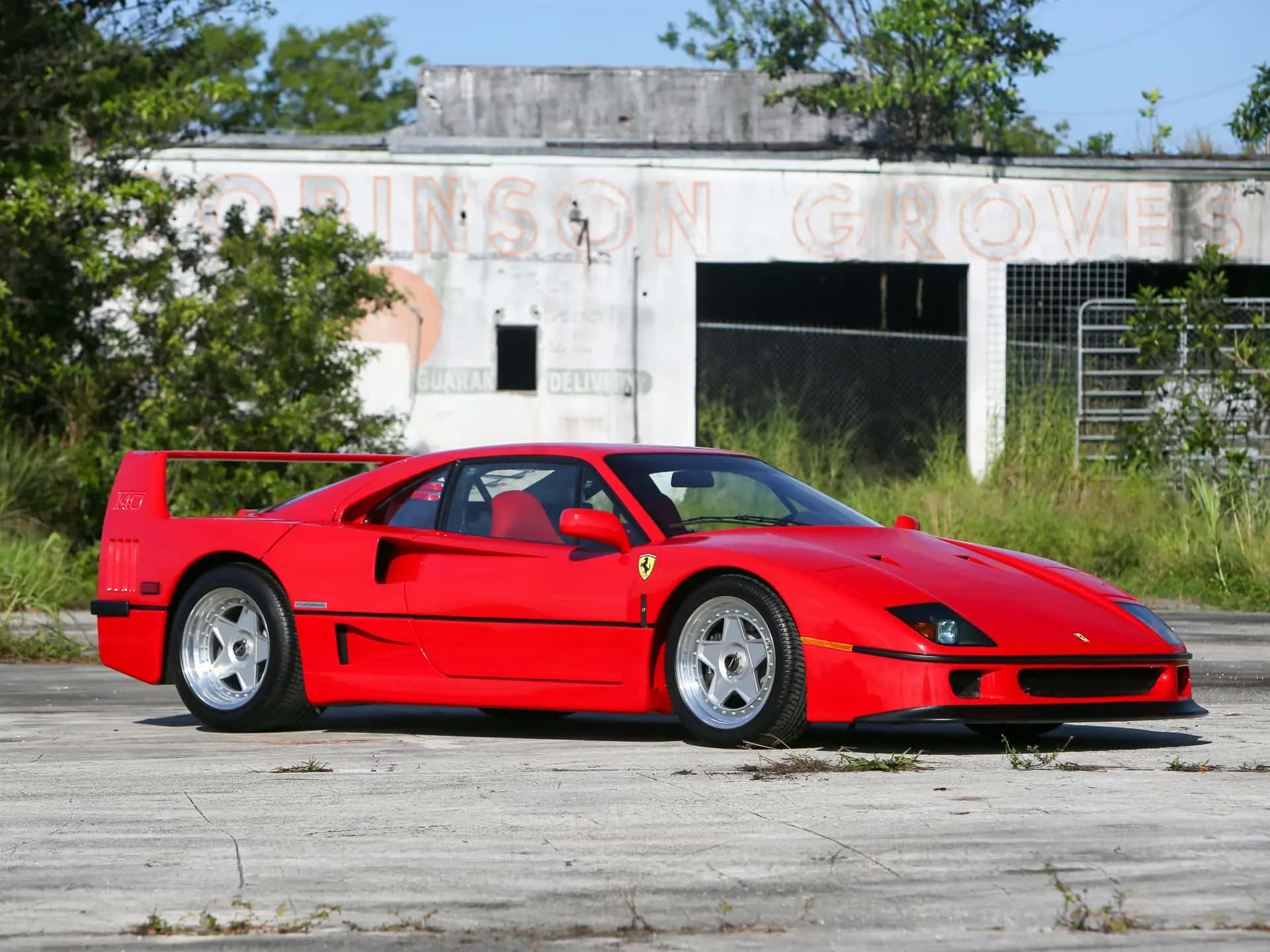 1991 Ferrari F40 sold for $2,425,000