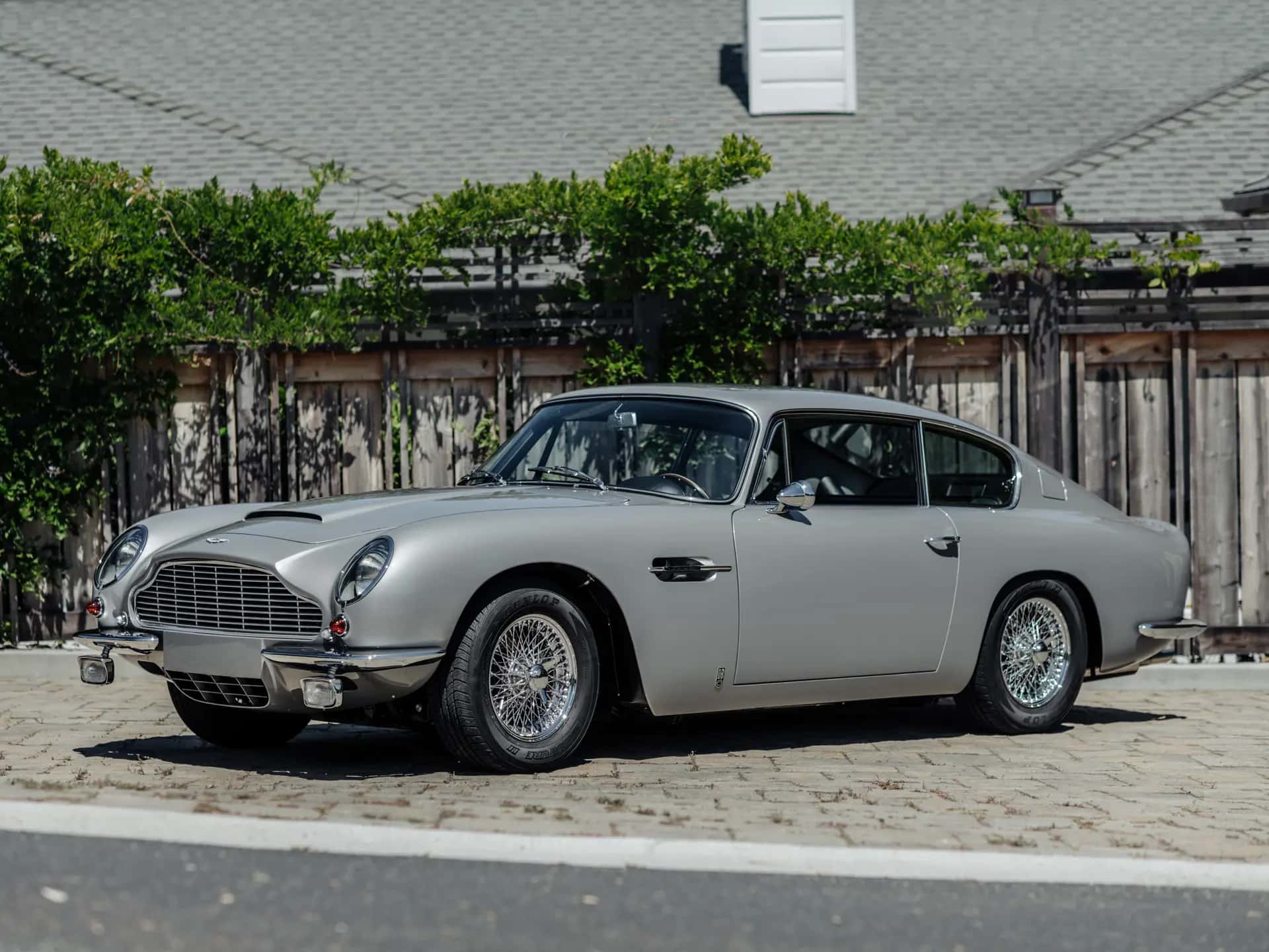 1966 Aston Martin DB6 Vantage sold for $808,000