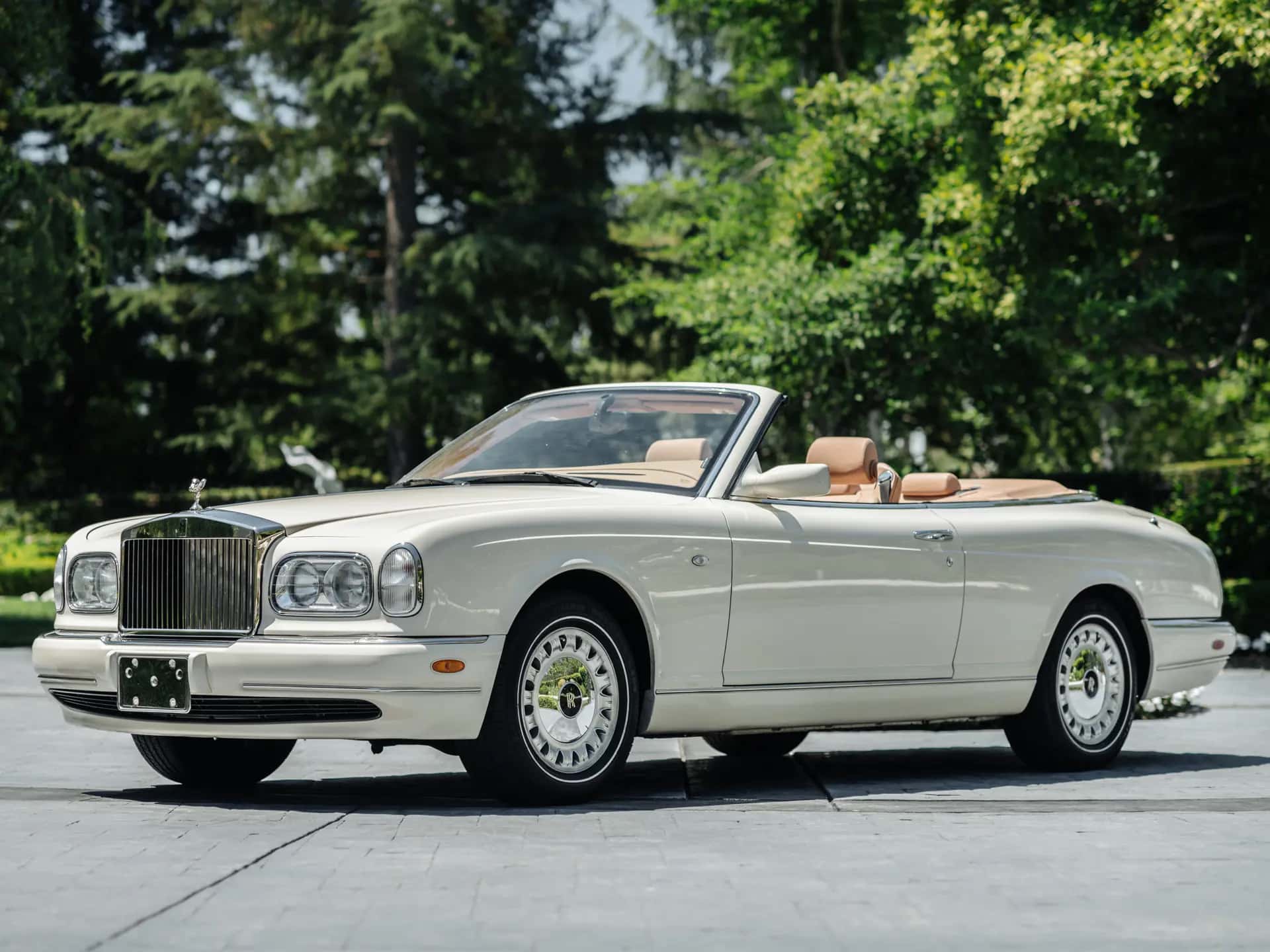 2000 Rolls-Royce Corniche sold for $99,000