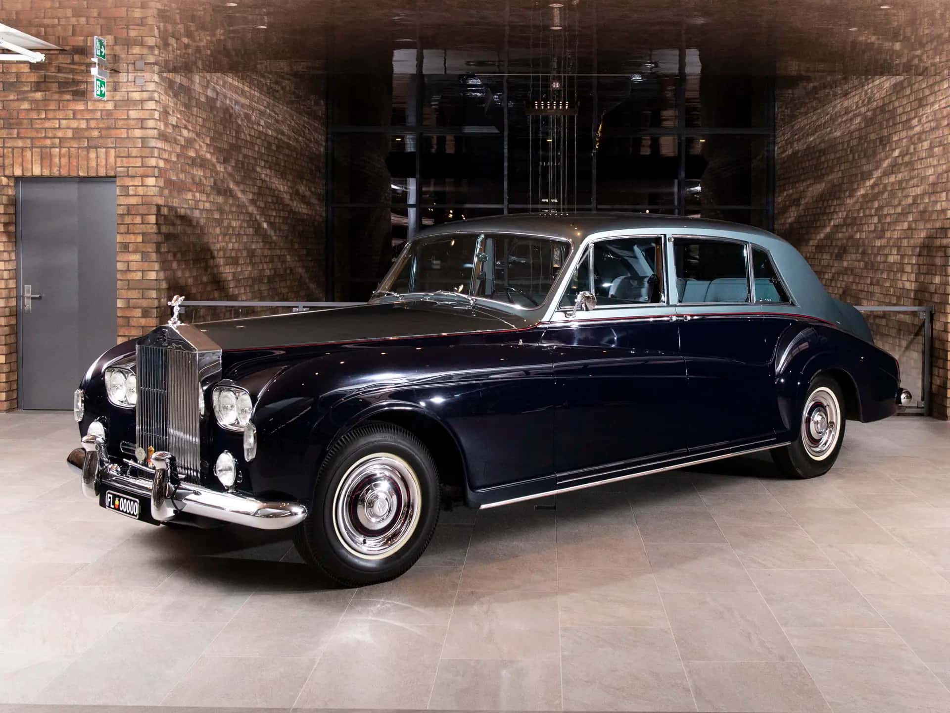 1967 Rolls-Royce Phantom V Touring Limousine sold for $567,500