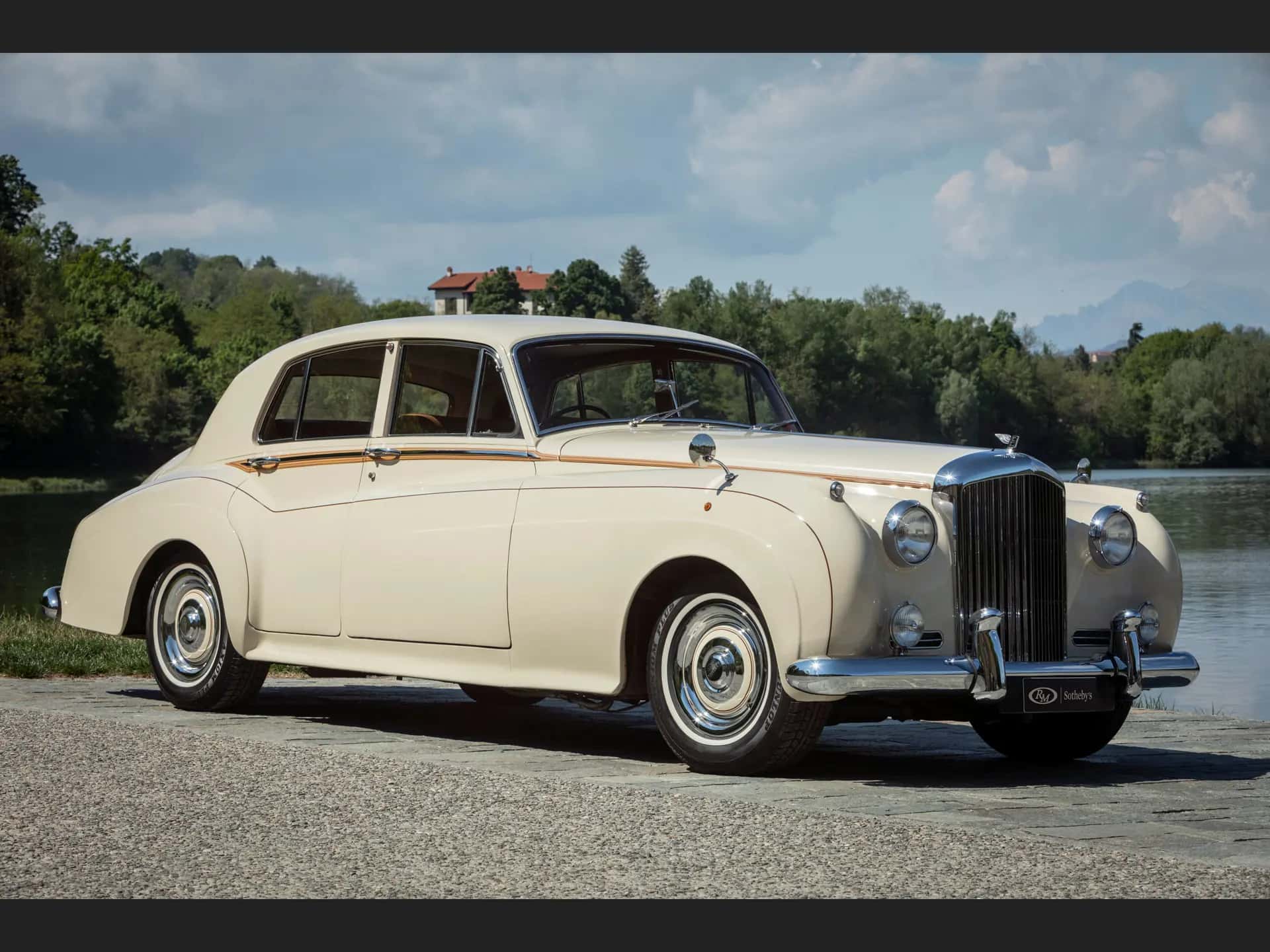 1960 Bentley S2 Saloon sold for €0