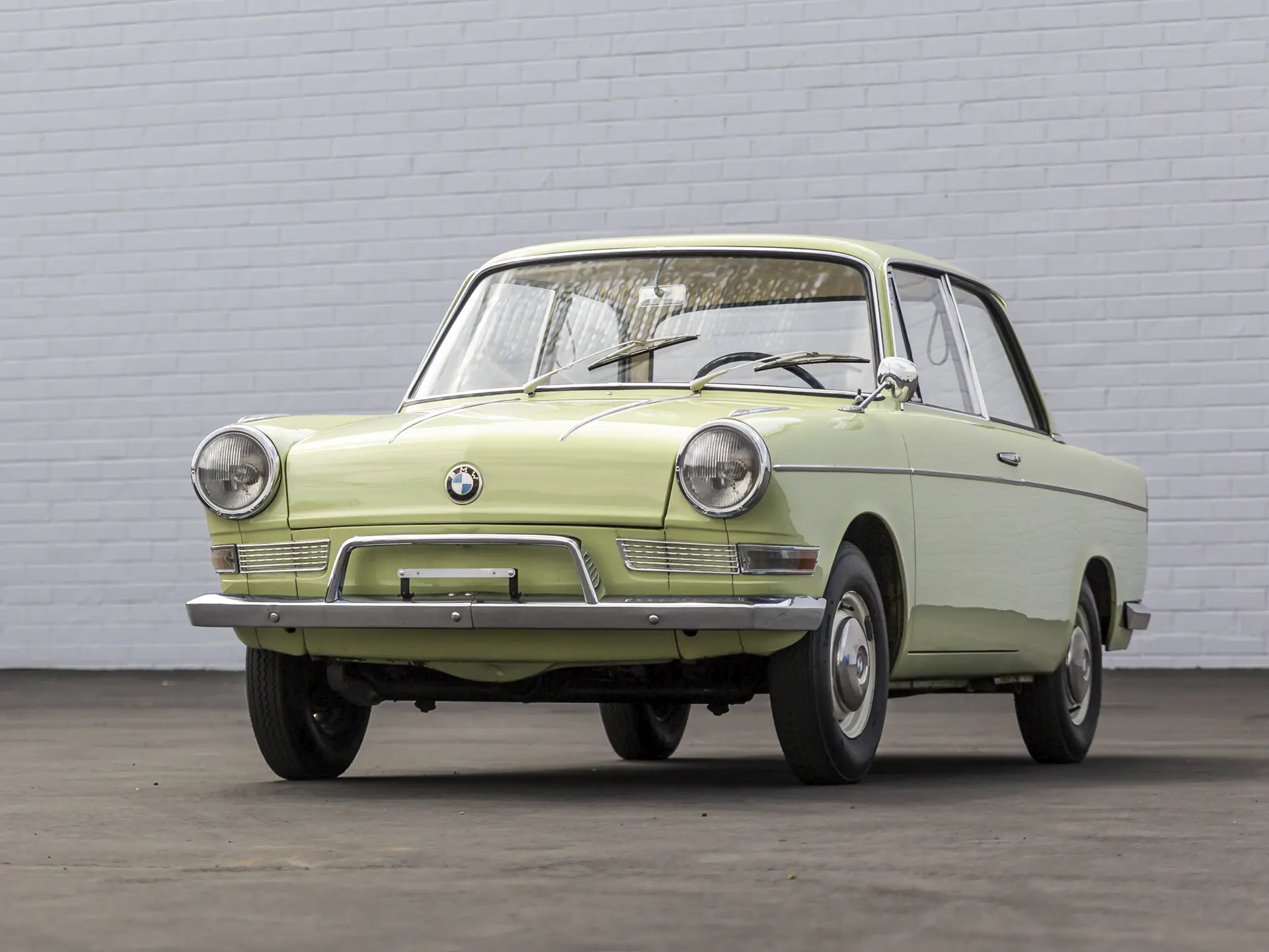 1964 BMW 700 LS Luxus sold for $17,050