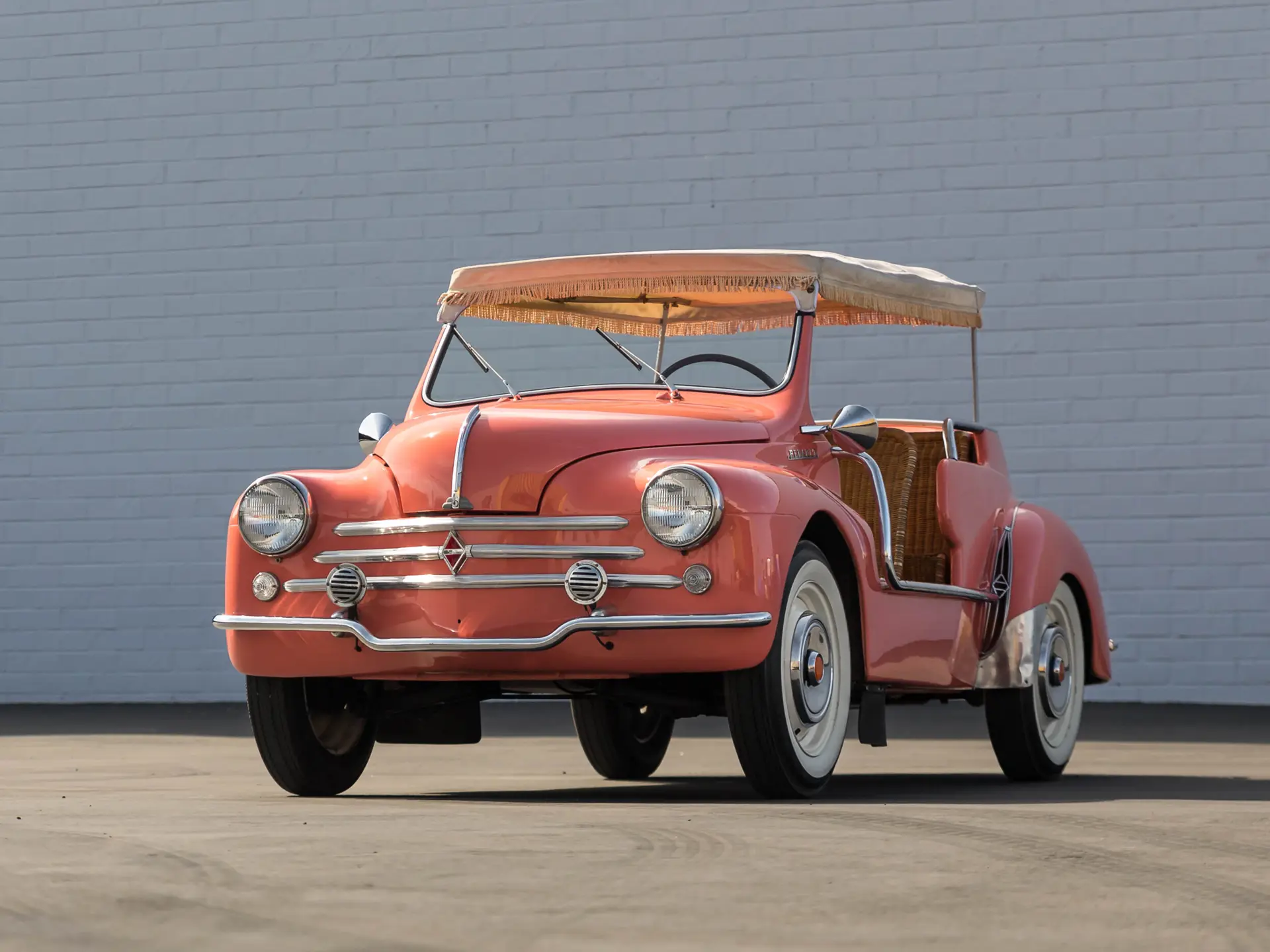 1961 Renault 4CV Jolly sold for $80,300