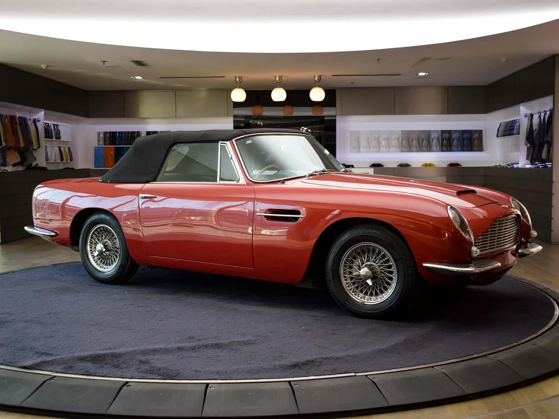 1967 Aston Martin DB6 Volante sold for €379,500