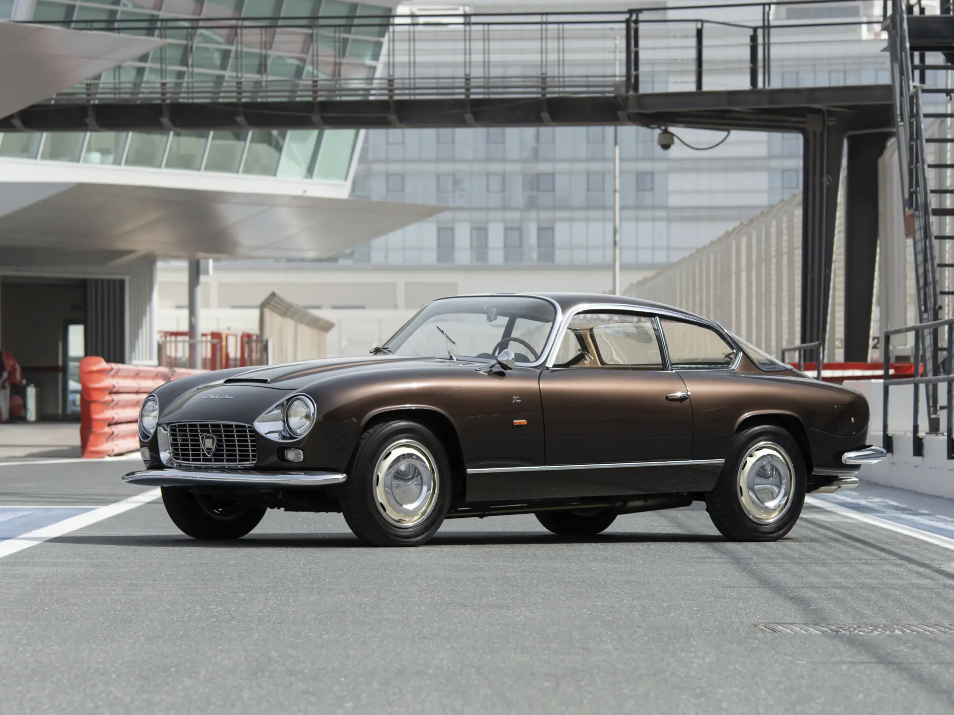 1965 Lancia Flaminia Super Sport sold for €241,250