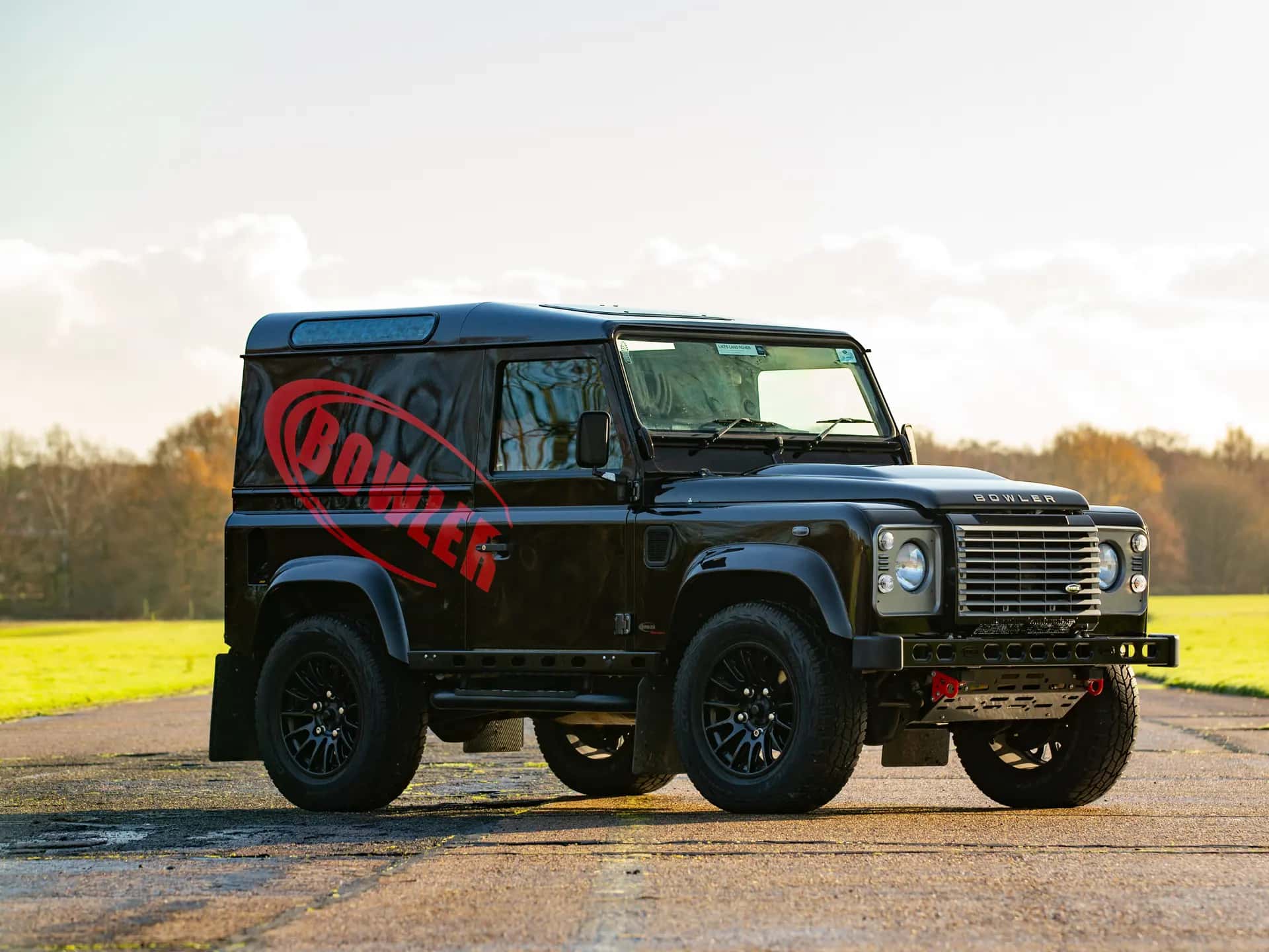 2015 Land Rover Defender 90 Hardtop XS sold for €59,800