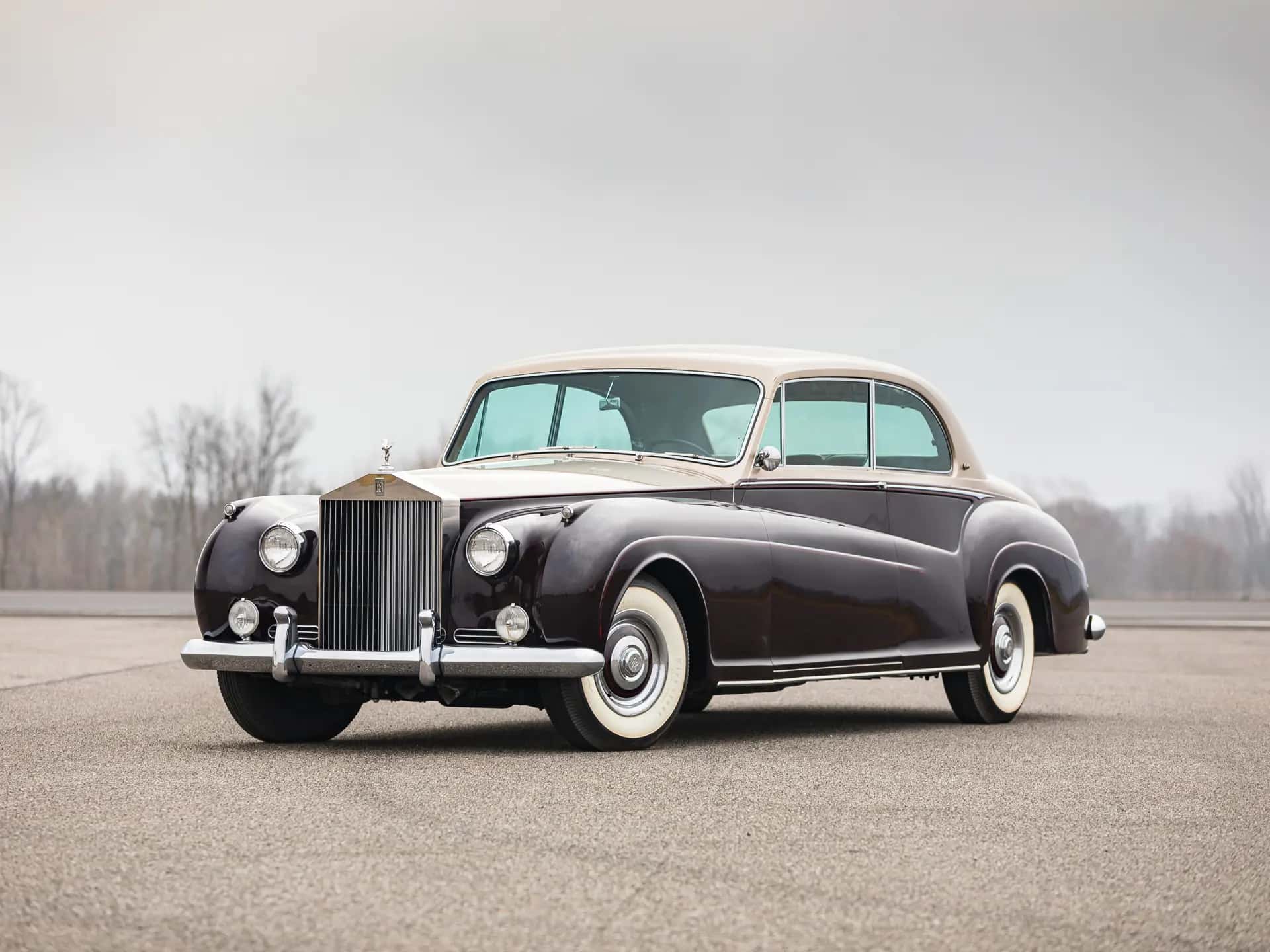 1962 Rolls-Royce Phantom V Saloon Coupe sold for $224,000
