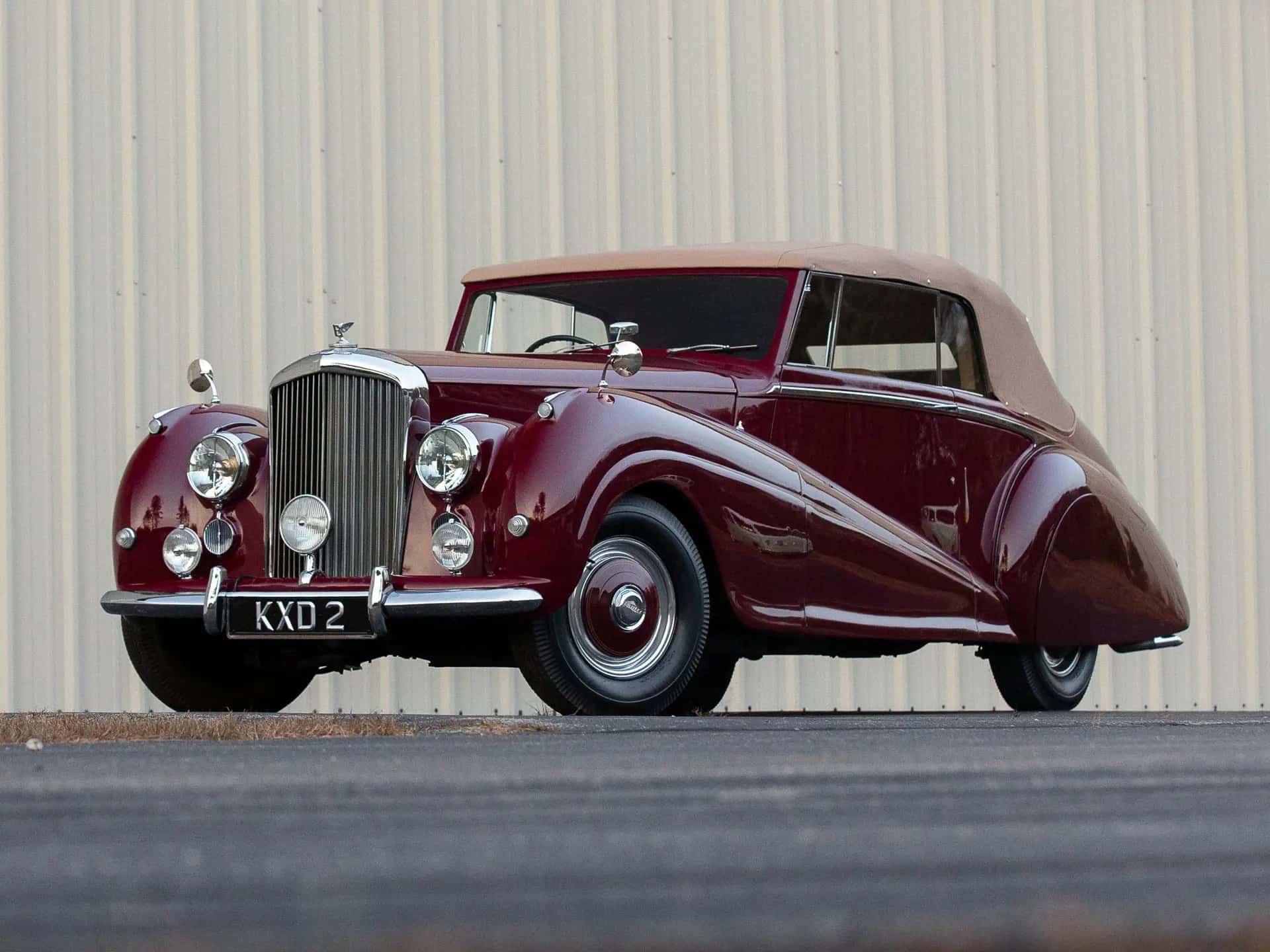1952 Bentley Mark VI Drophead Coupe sold for $123,200