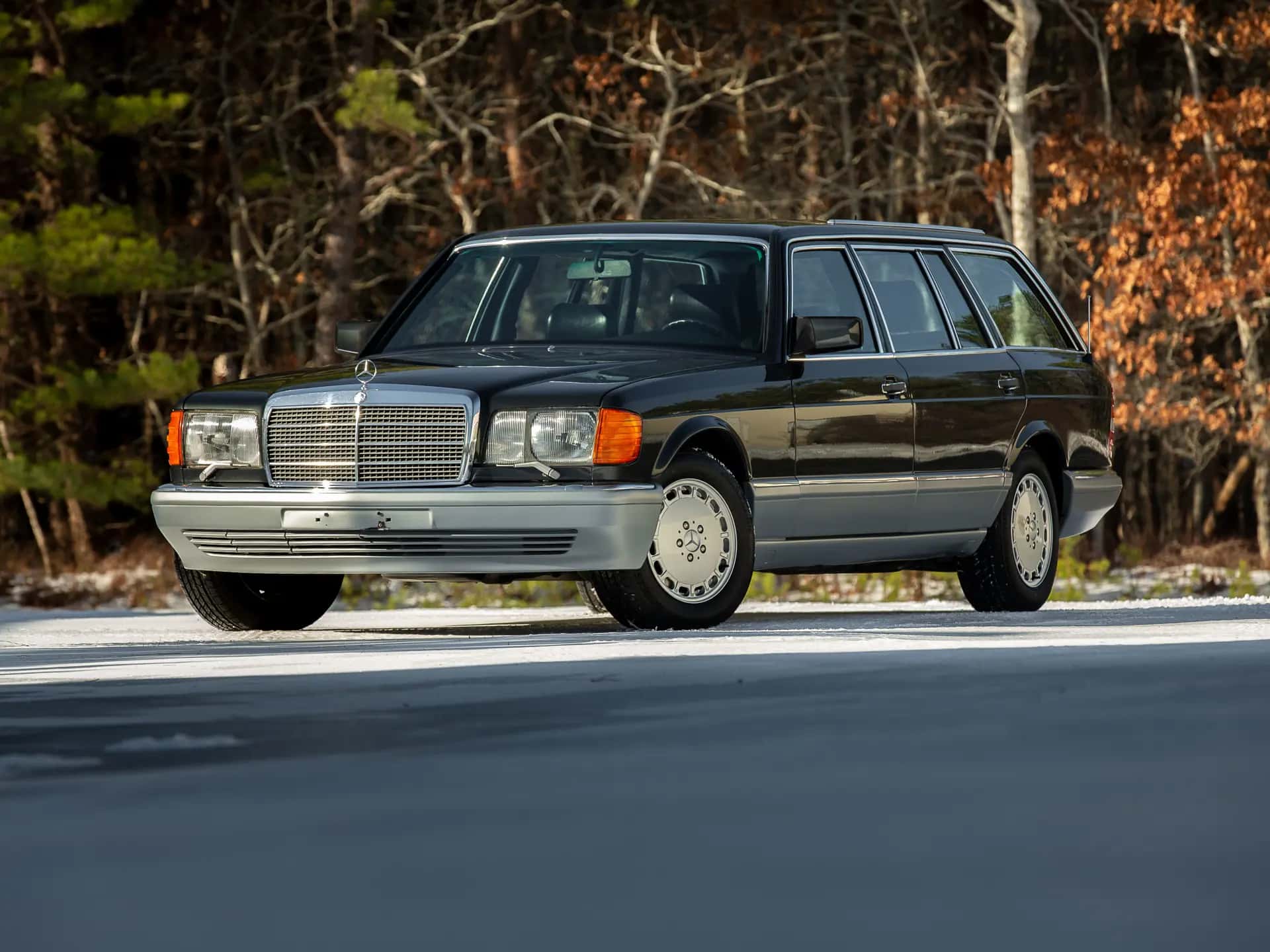 1990 Mercedes-Benz 560 TEL Estate sold for $112,000