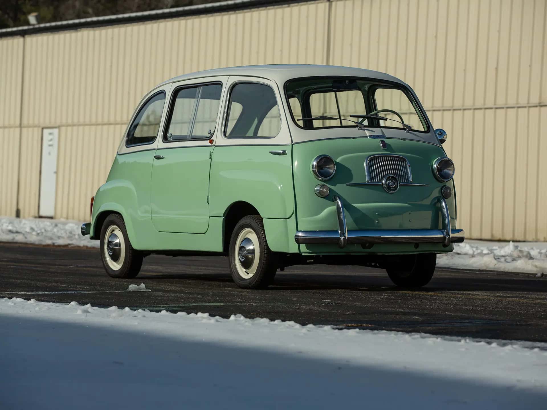 1961 Fiat 600 D Multipla sold for $28,000