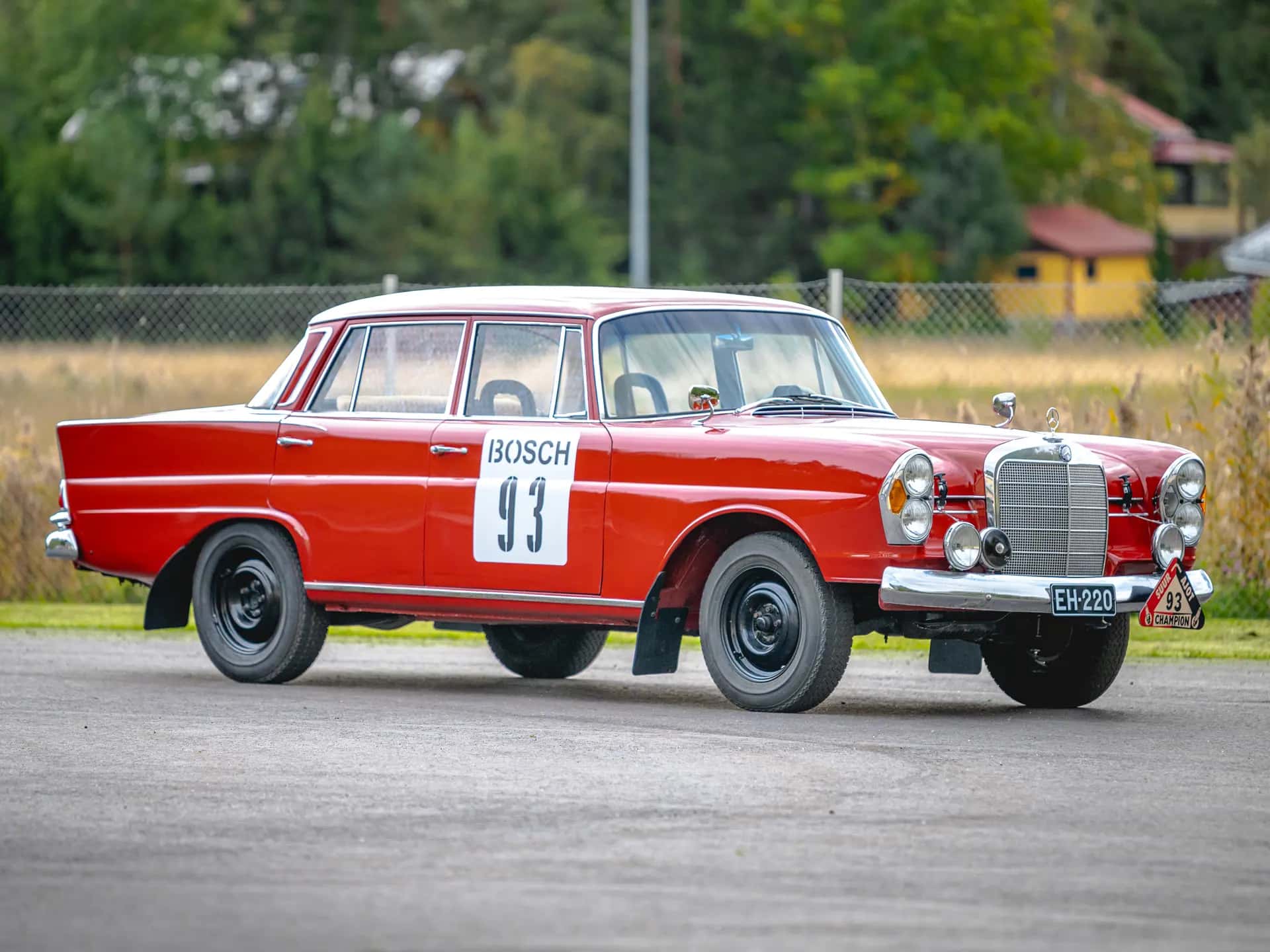 1961 Mercedes-Benz 220 SEb 'Fintail' Sedan sold for €82,800