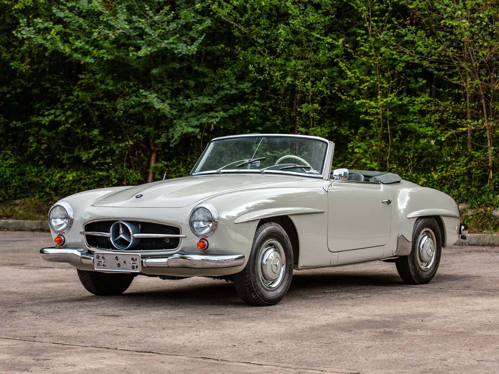 1959 Mercedes-Benz 190 SL sold for £138,000