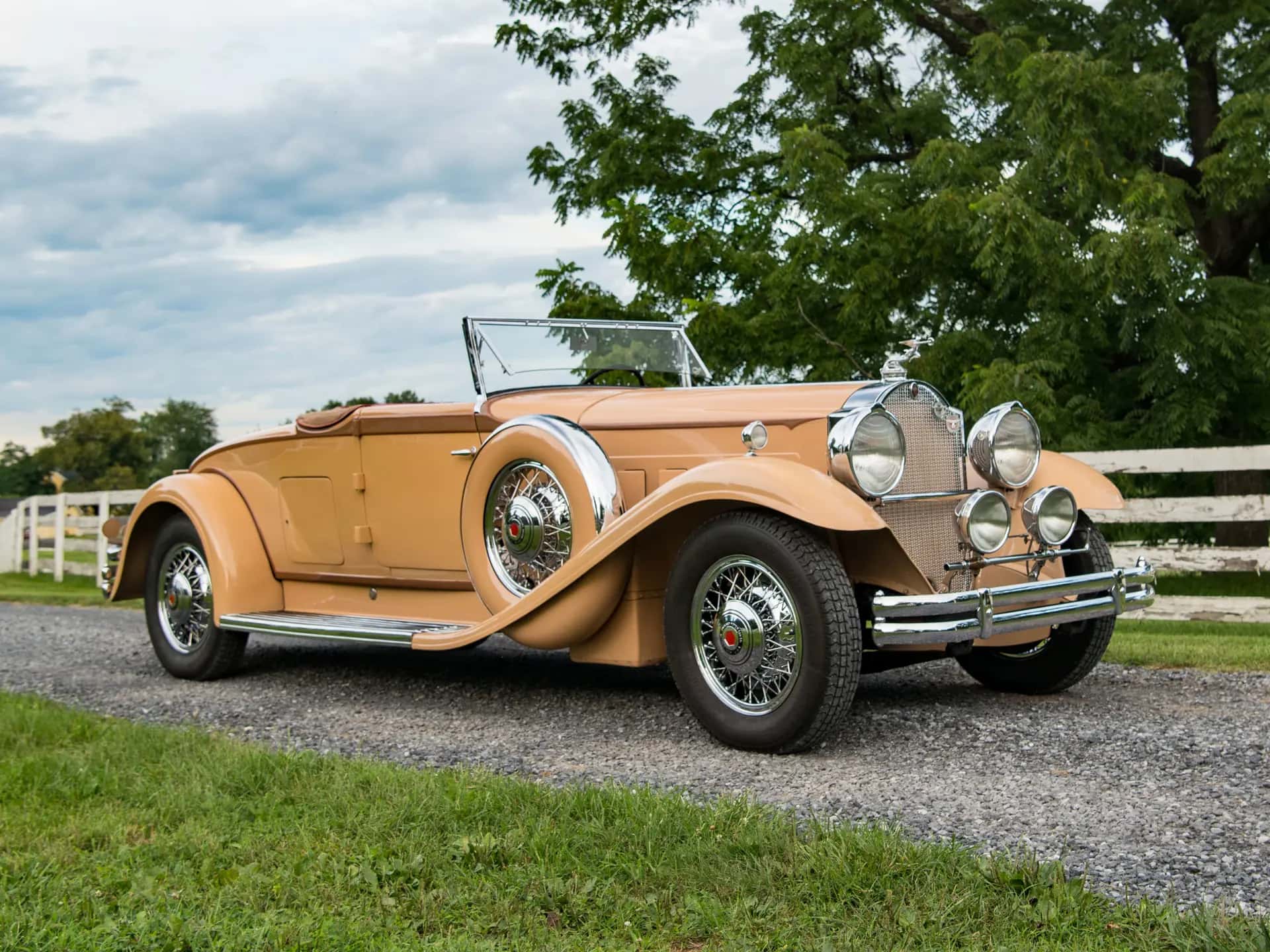 1931 Packard 845 Deluxe Eight Convertible Coupe sold for $165,000
