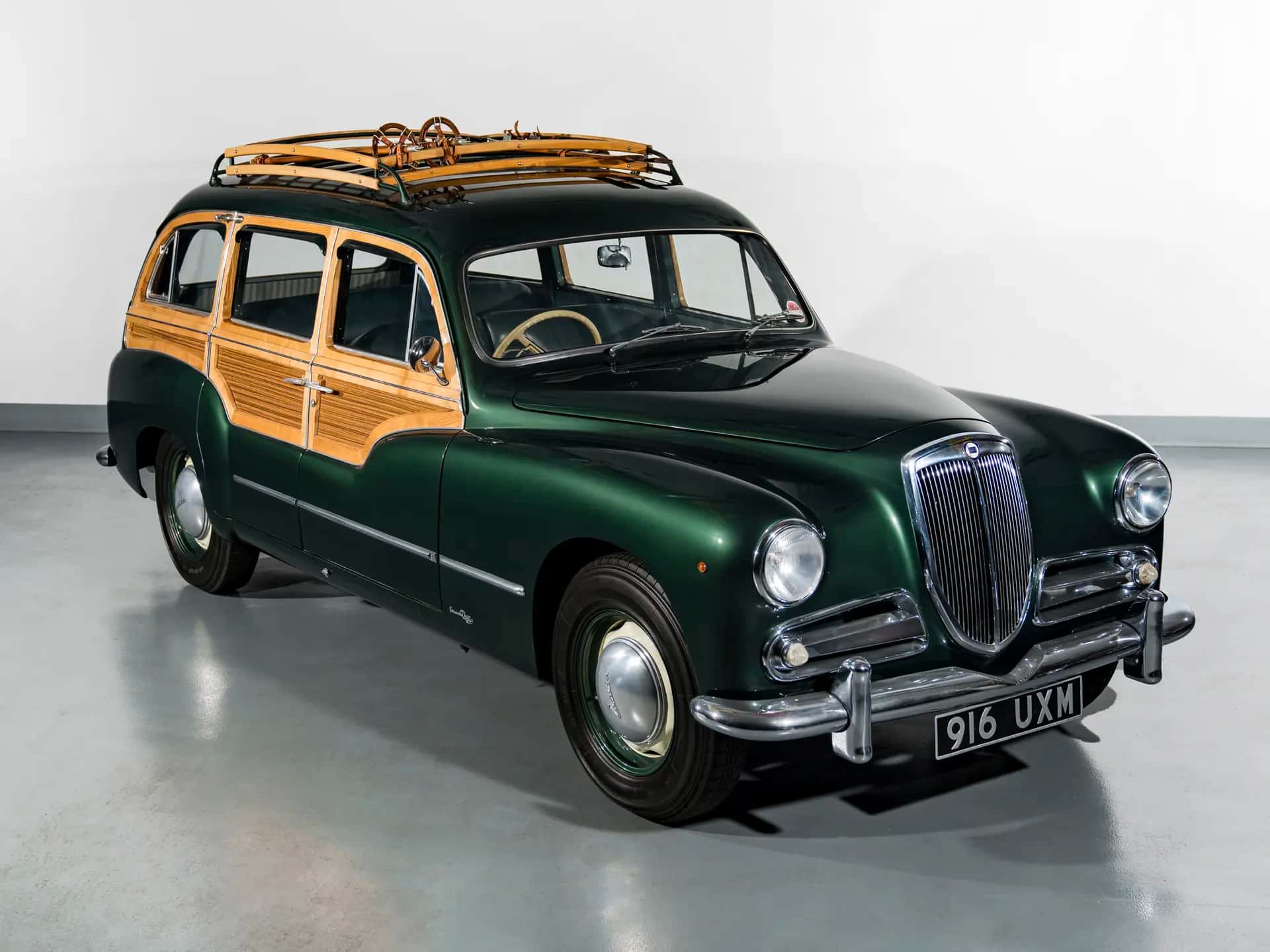 1952 Lancia Aurelia B53 Giardinetta sold for $390,000