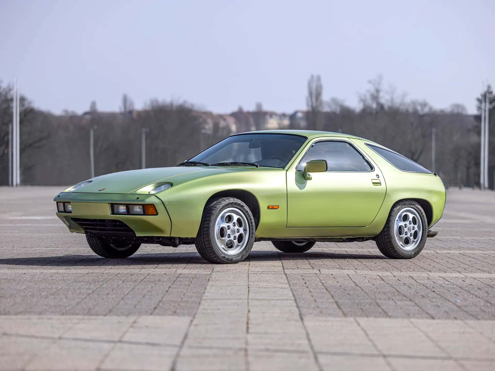 1977 Porsche 928 sold for €59,800