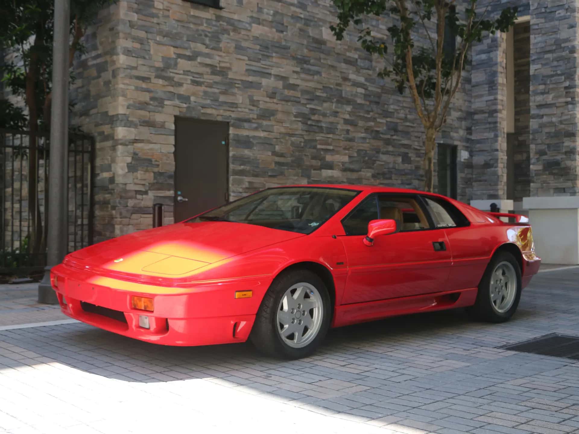 1990 Lotus Esprit SE Turbo sold for $33,000