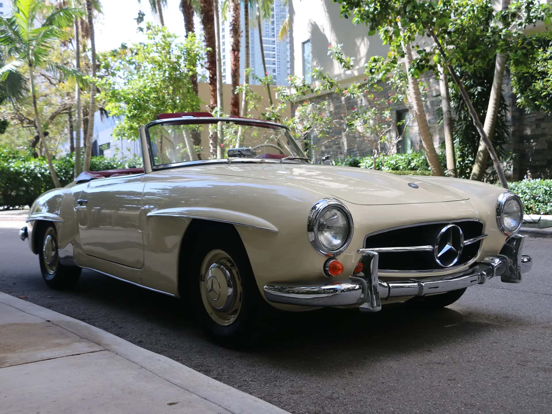 1963 Mercedes-Benz 190 SL sold for $88,000