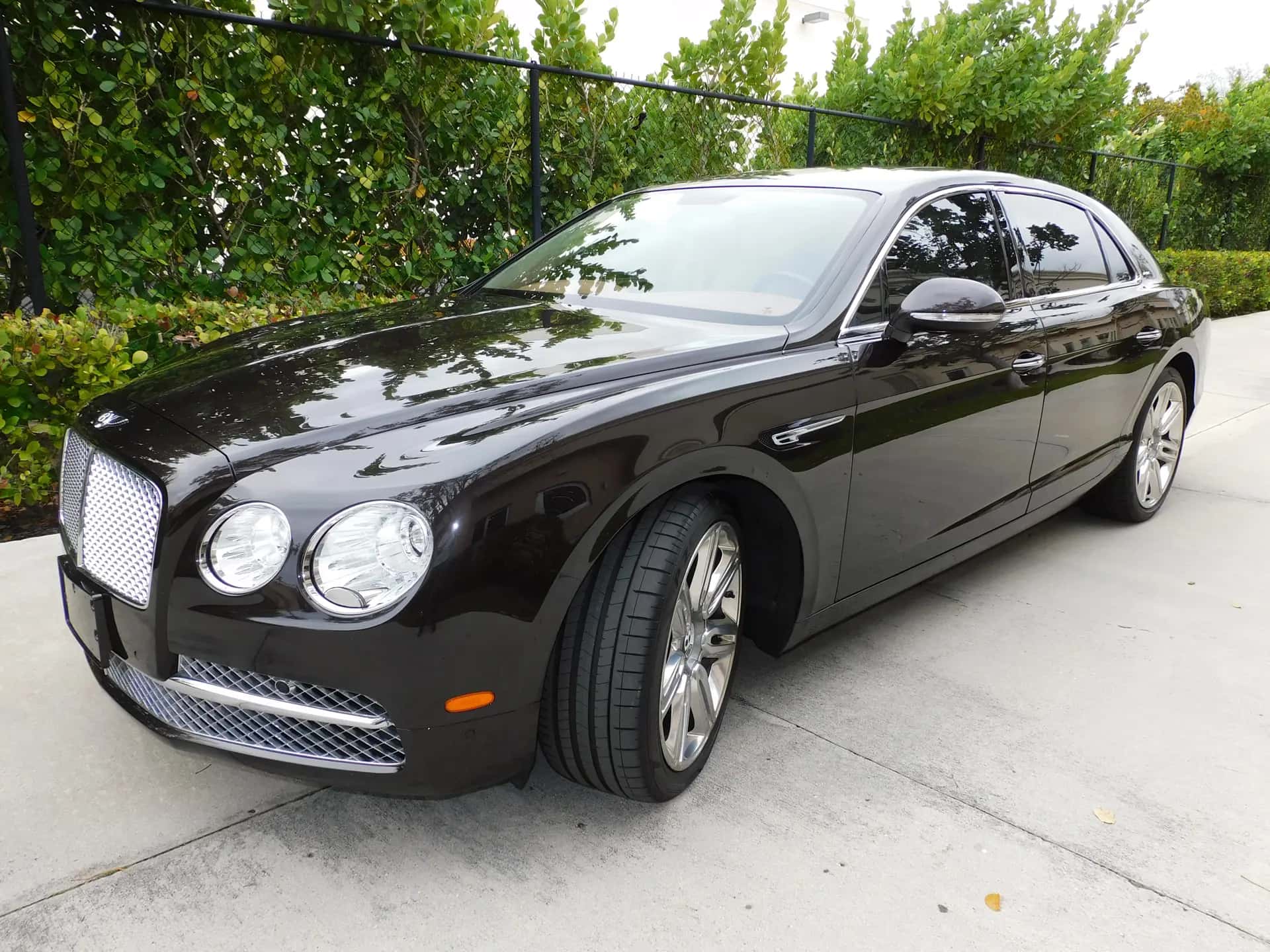 2016 Bentley Flying Spur W12 sold for $143,000