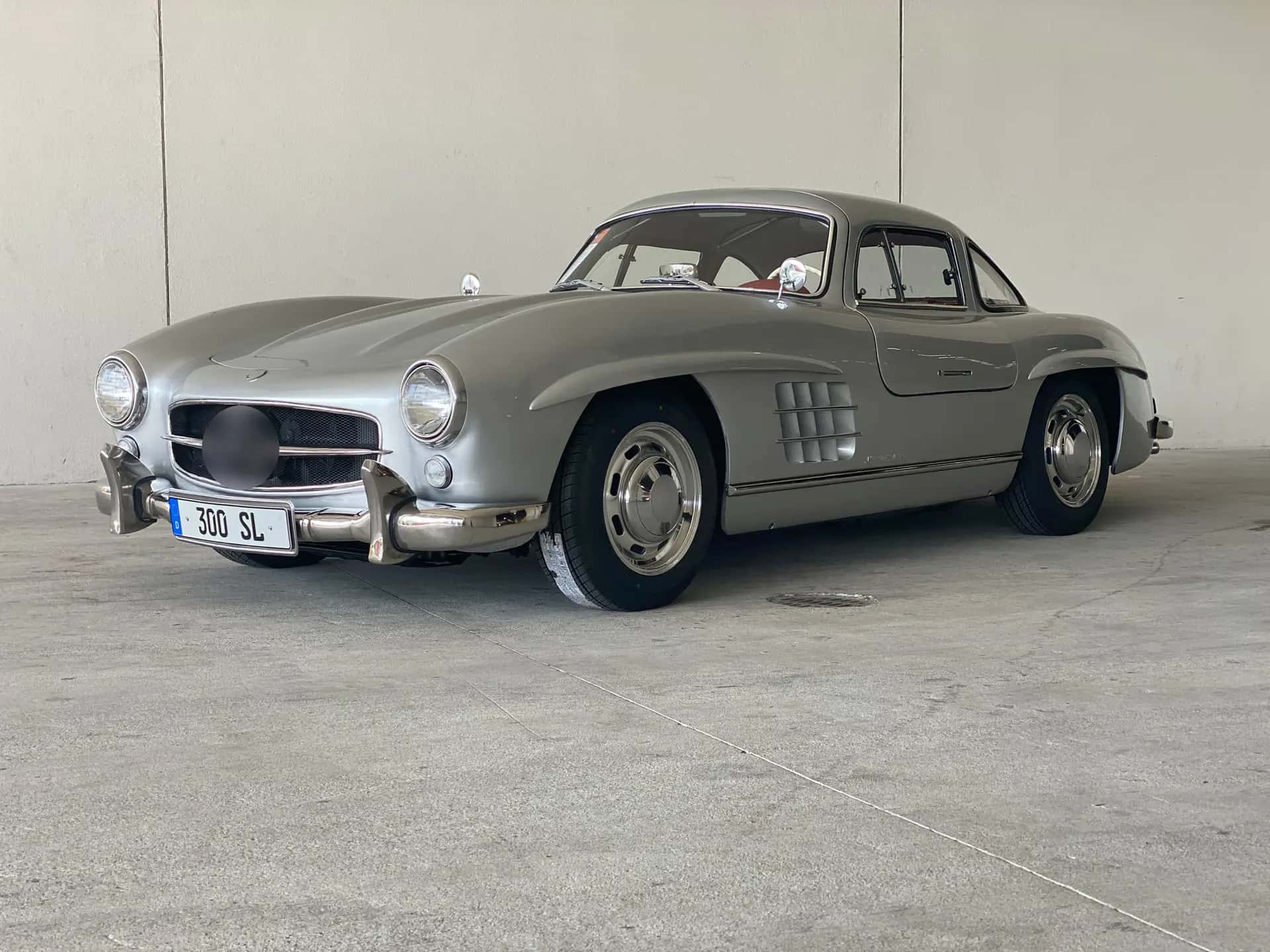 1982 Mercedes-Benz 300 SL Gullwing Recreation sold for $203,500