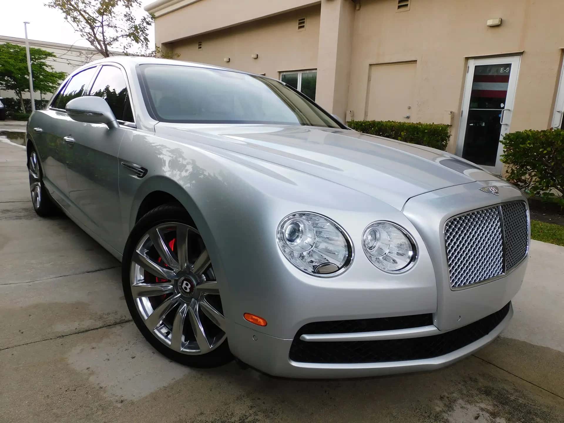 2018 Bentley Flying Spur sold for $0