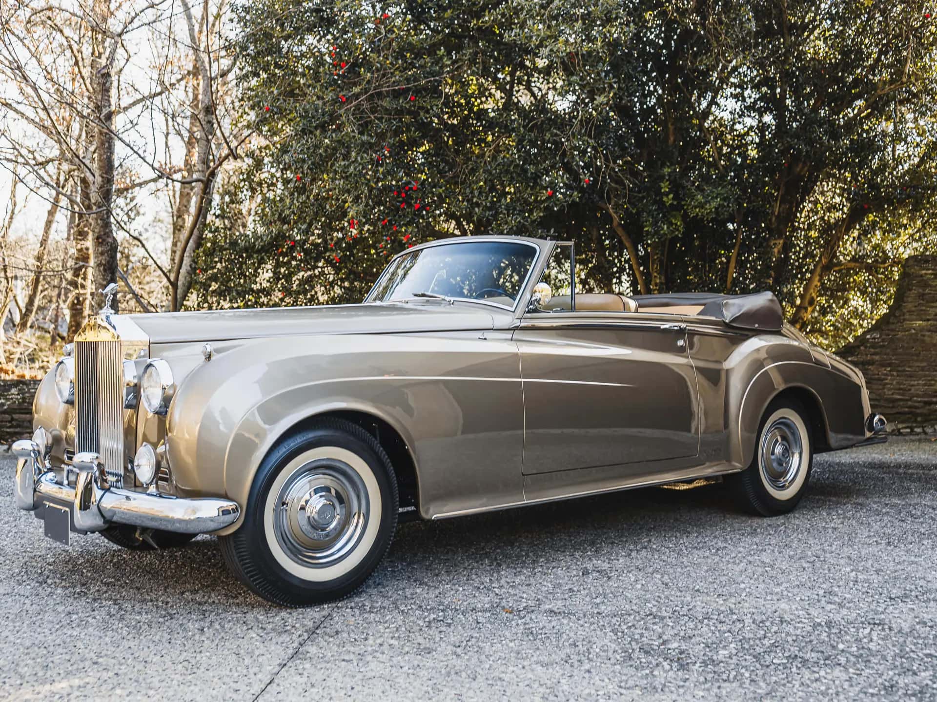 1962 Rolls-Royce Silver Cloud II Drophead Coupe Adaptation sold for $423,000
