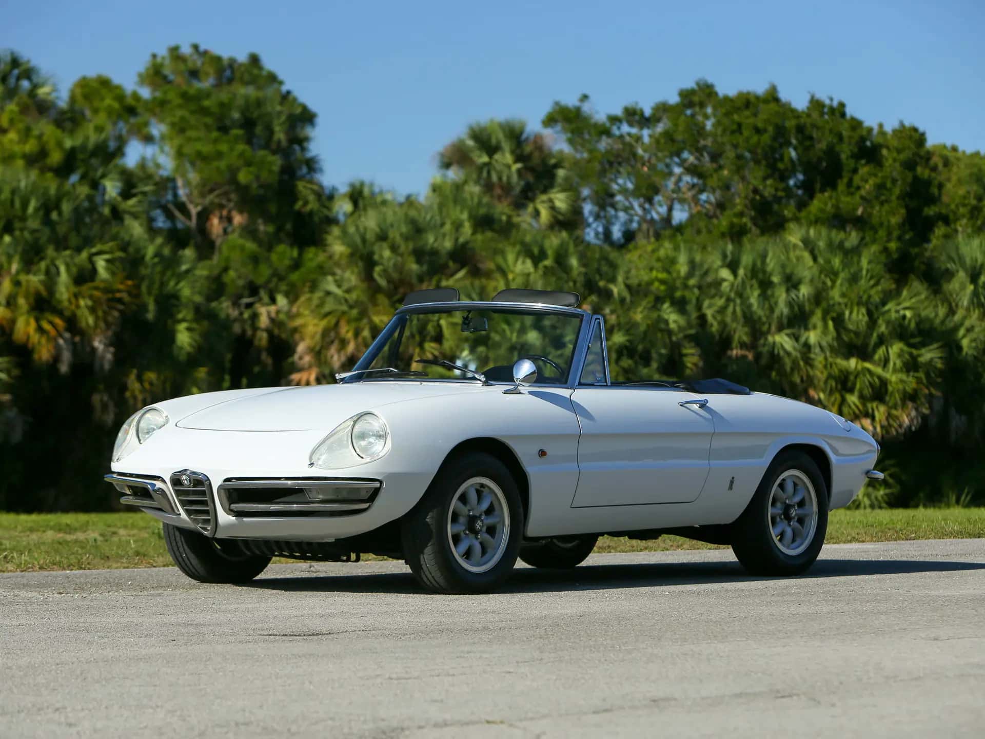 1967 Alfa Romeo 1600 'Duetto' Spider sold for $35,000
