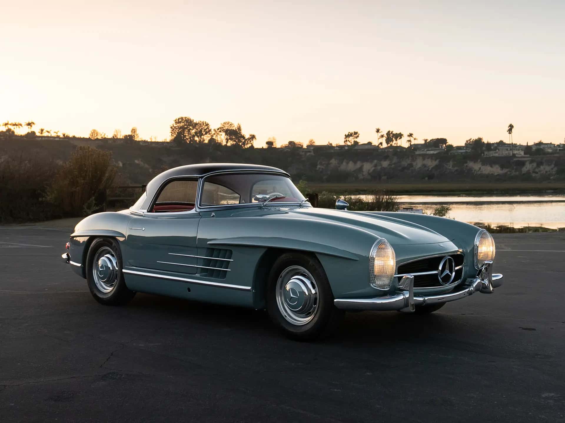 1964 Mercedes-Benz 300 SL Roadster sold for $2,315,000
