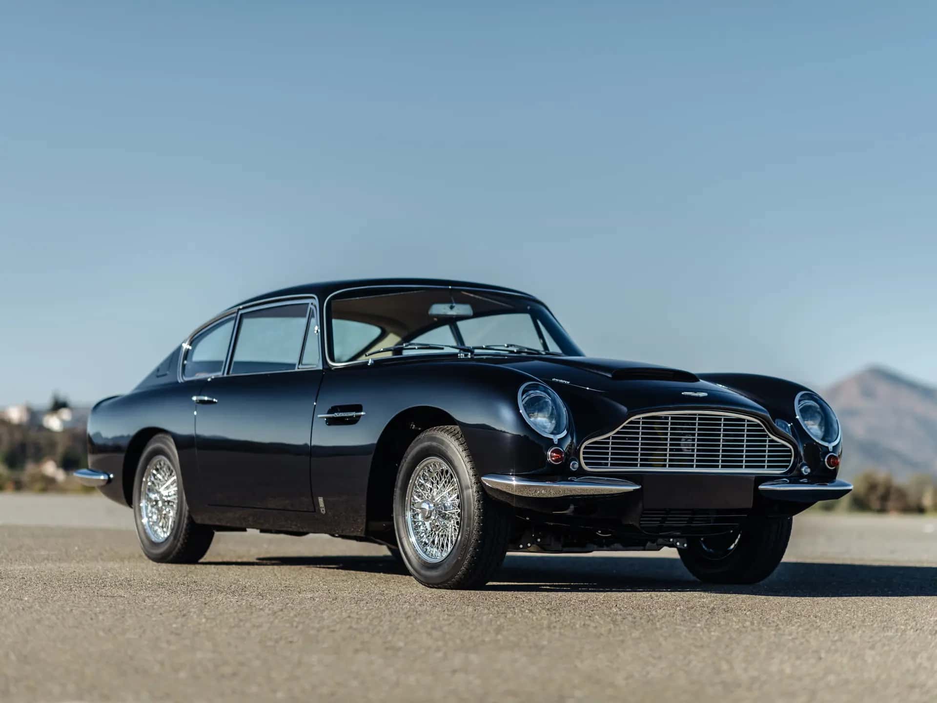 1967 Aston Martin DB6 Vantage sold for $621,000
