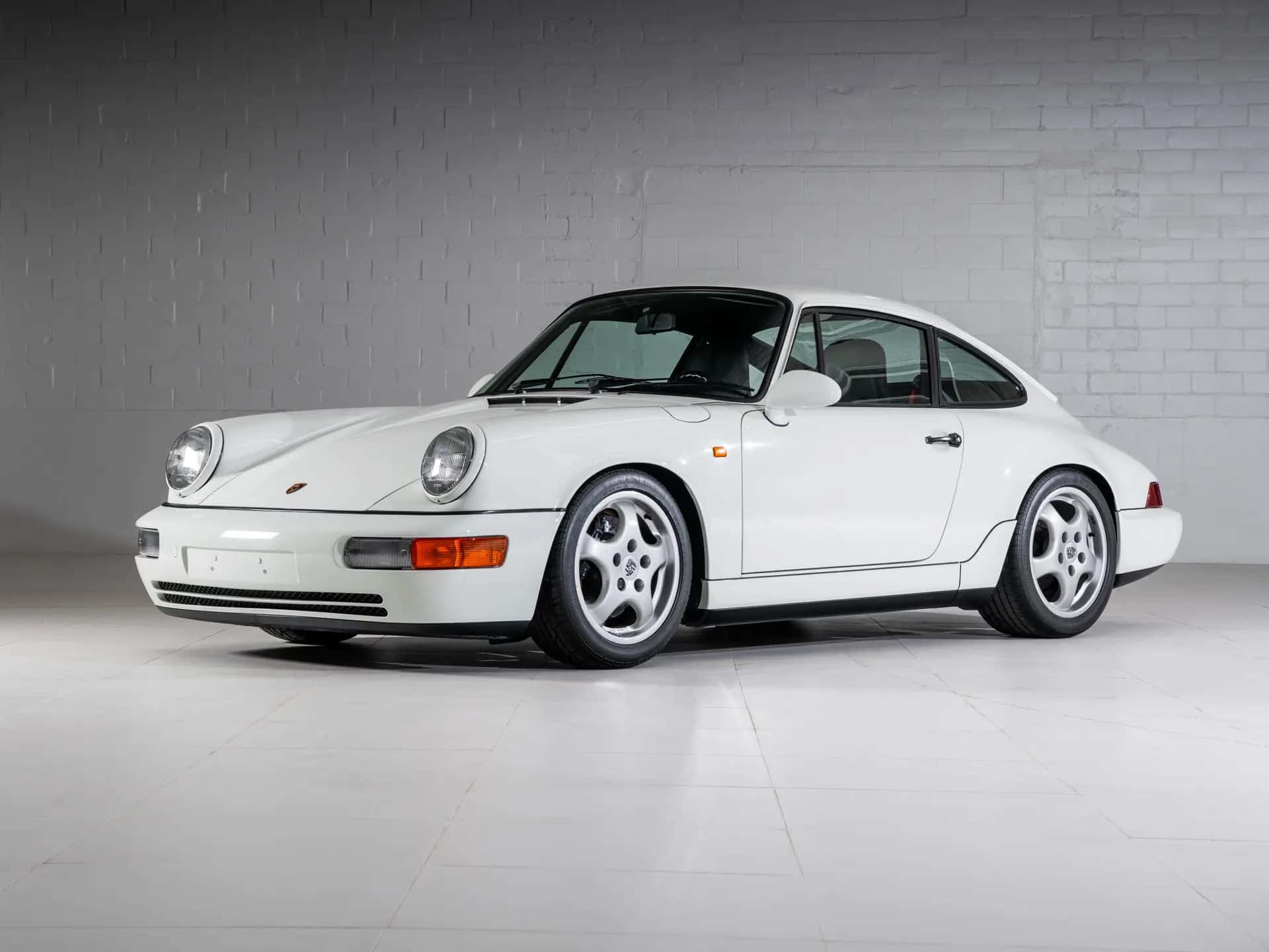 1992 Porsche 911 Carrera RS sold for $390,000