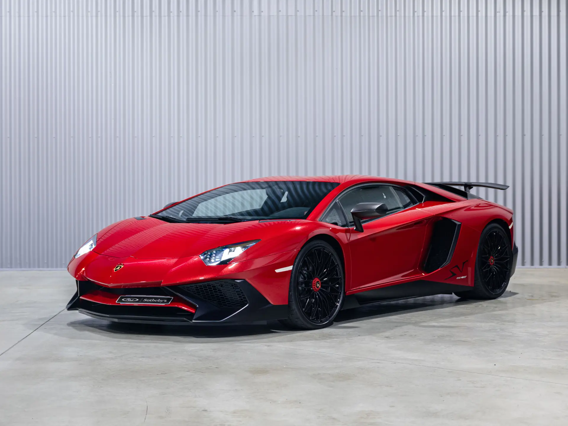 2016 Lamborghini Aventador LP750-4 SV Coupé sold for €331,250