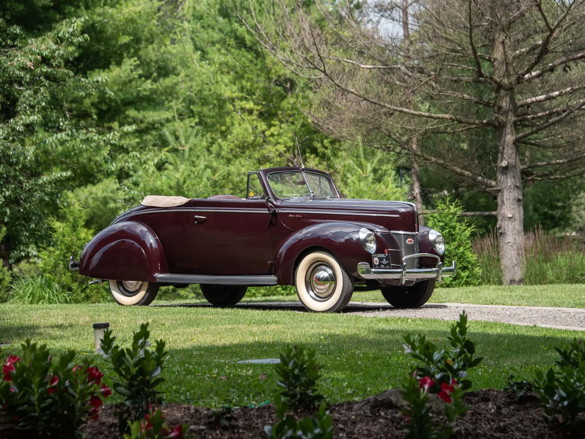 1940 Ford Deluxe Convertible sold for $49,500