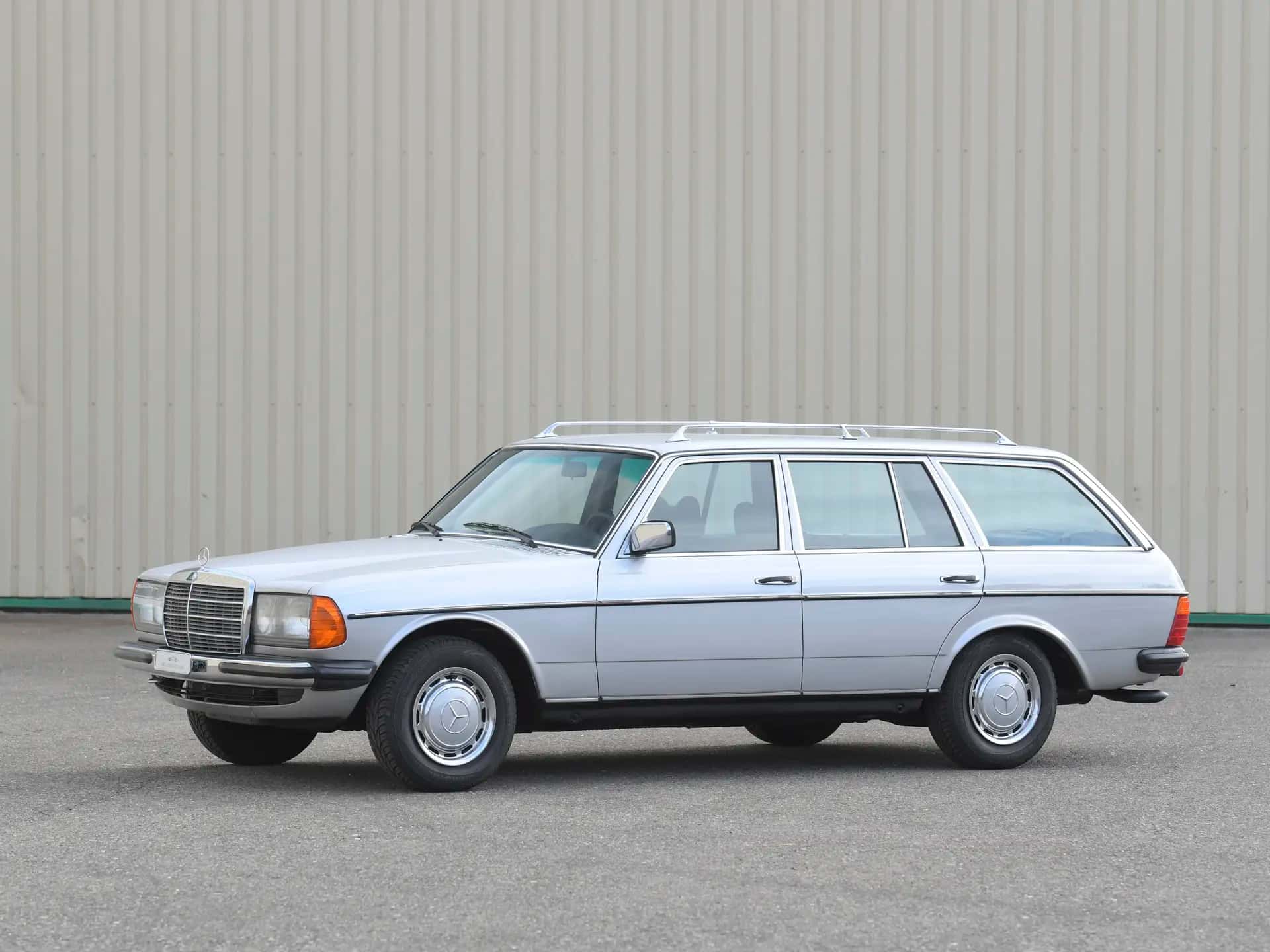 1978 Mercedes-Benz 280 TE sold for $32,200