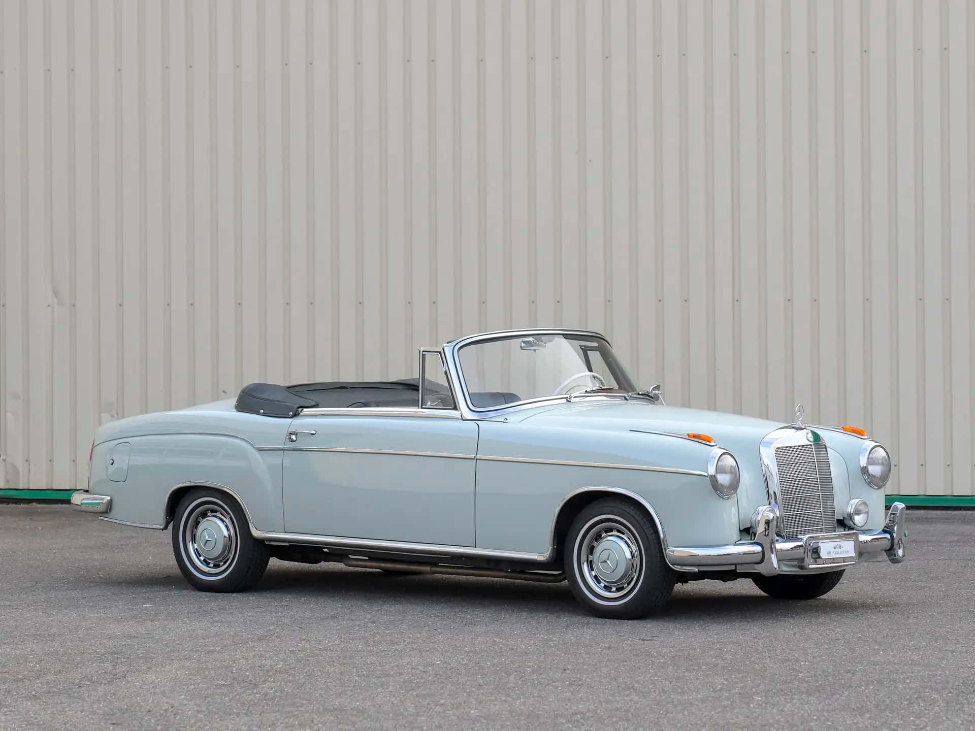 1957 Mercedes-Benz 220 S Cabriolet 'Ponton' sold for $92,000
