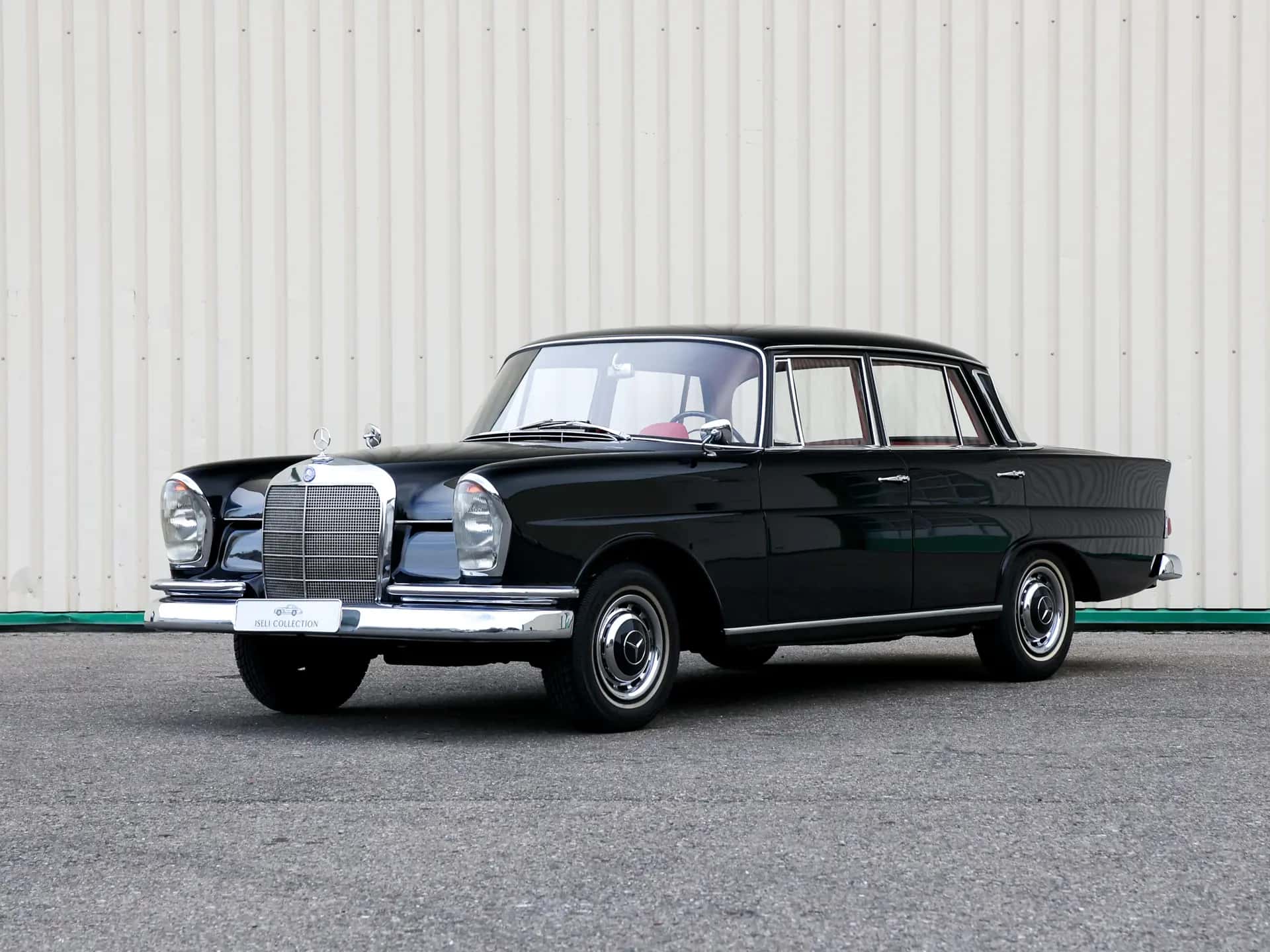 1964 Mercedes-Benz 220 b 'Fintail' sold for $23,000