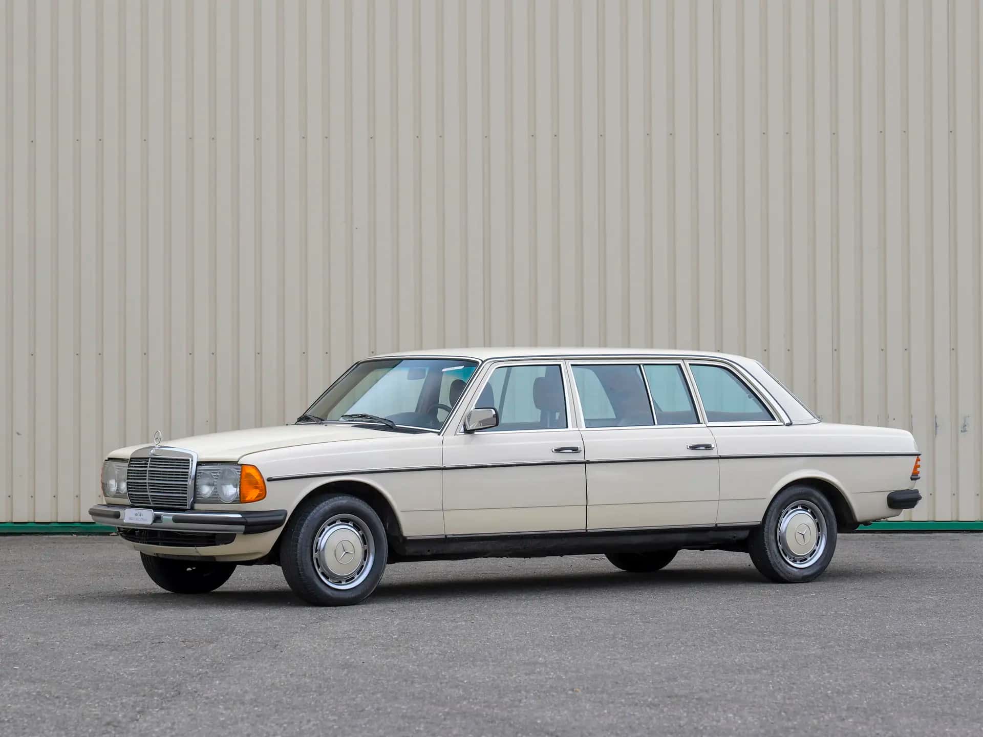 1978 Mercedes-Benz 250 Long Wheelbase Saloon sold for $9,200