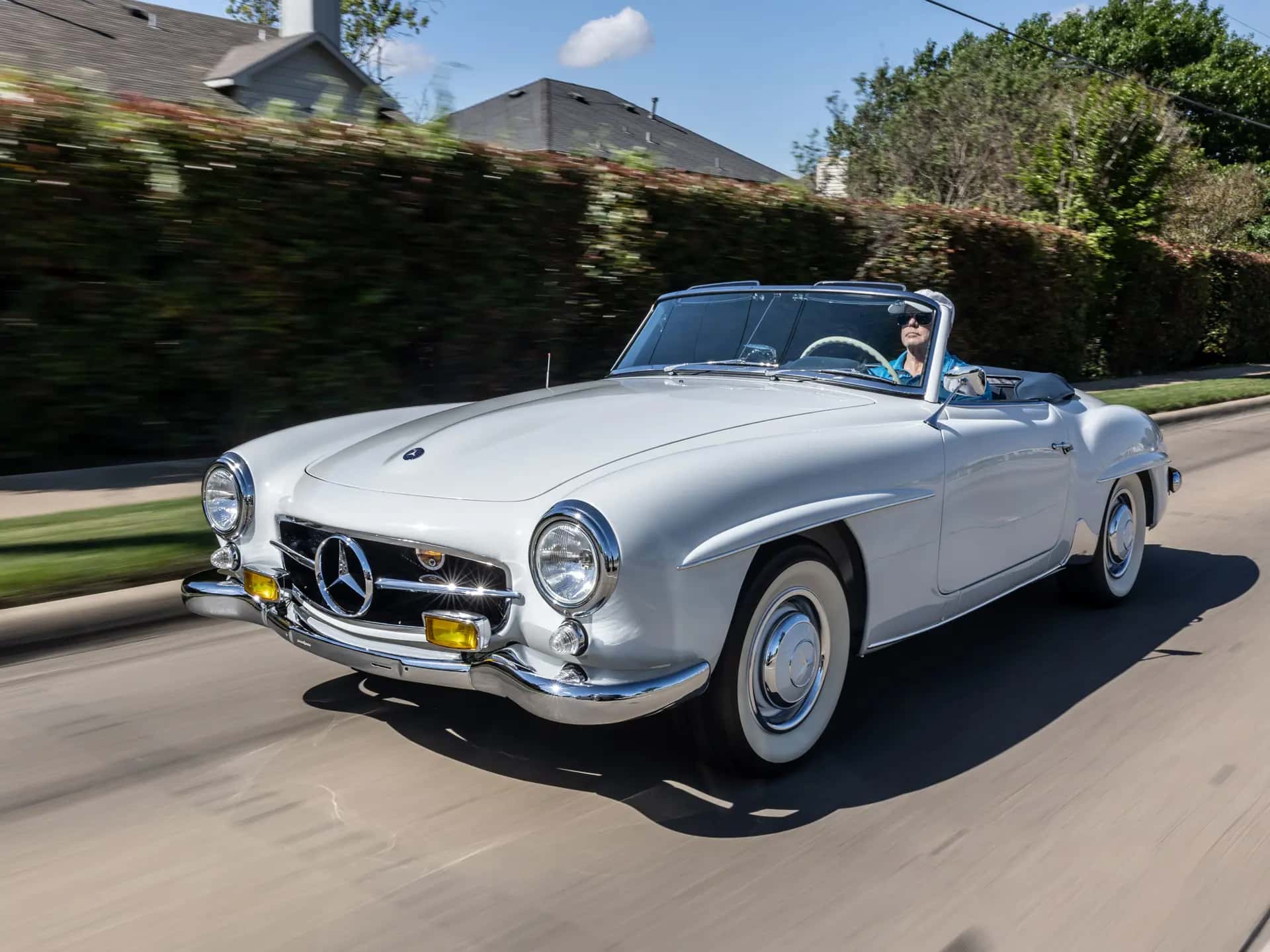 1956 Mercedes-Benz 190 SL sold for $291,000