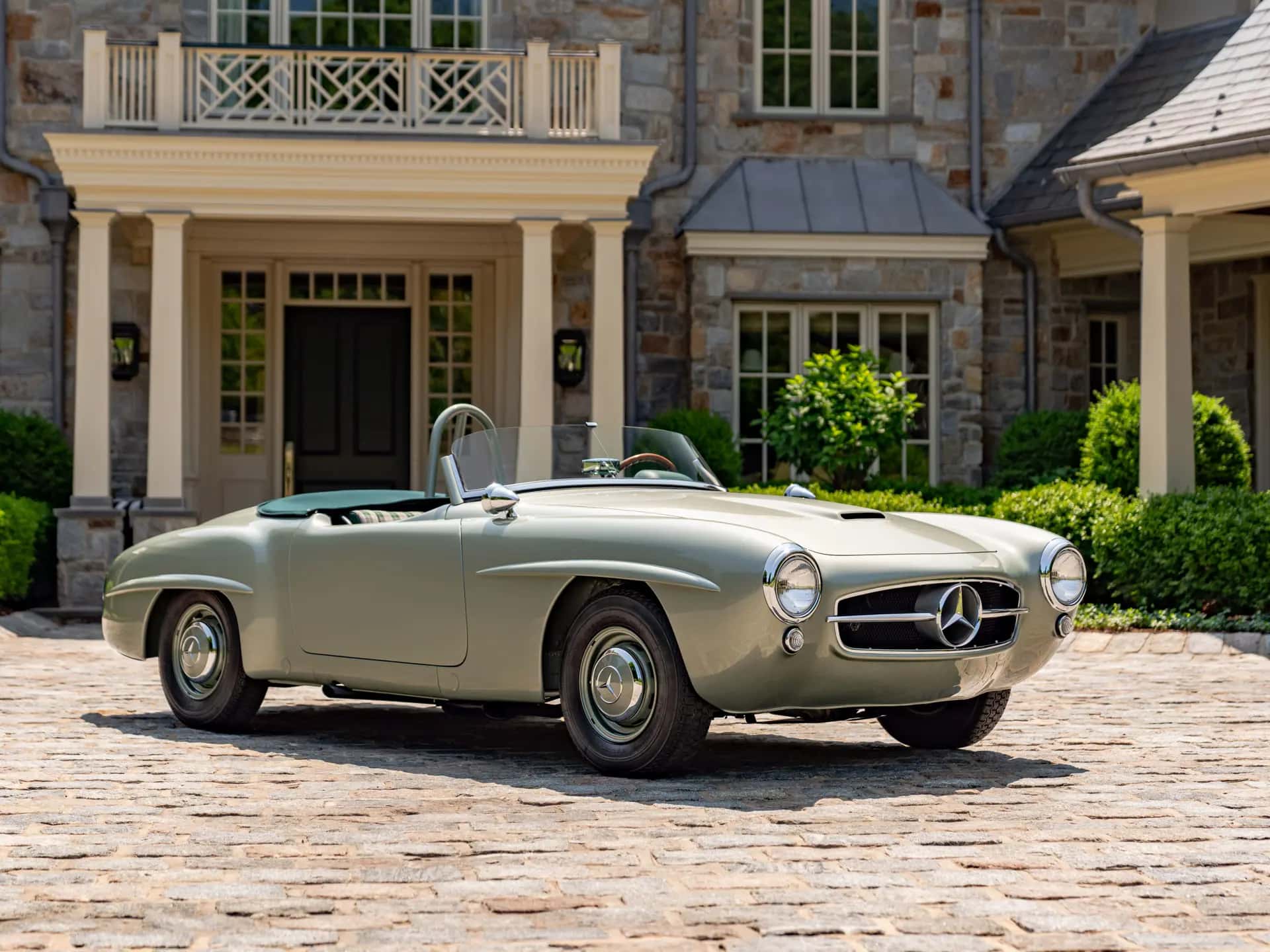 1955 Mercedes-Benz 190 SLR sold for $329,500