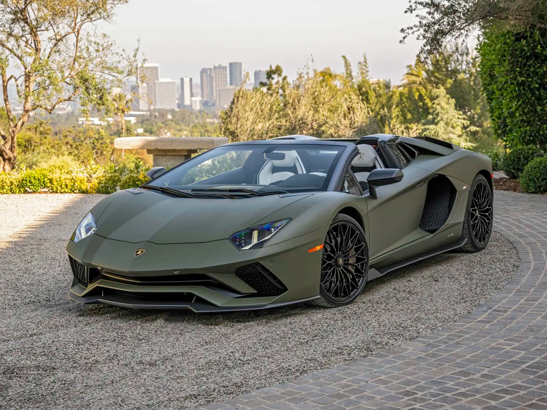 2022 Lamborghini Aventador LP780-4 Ultimae Roadster sold for $813,500